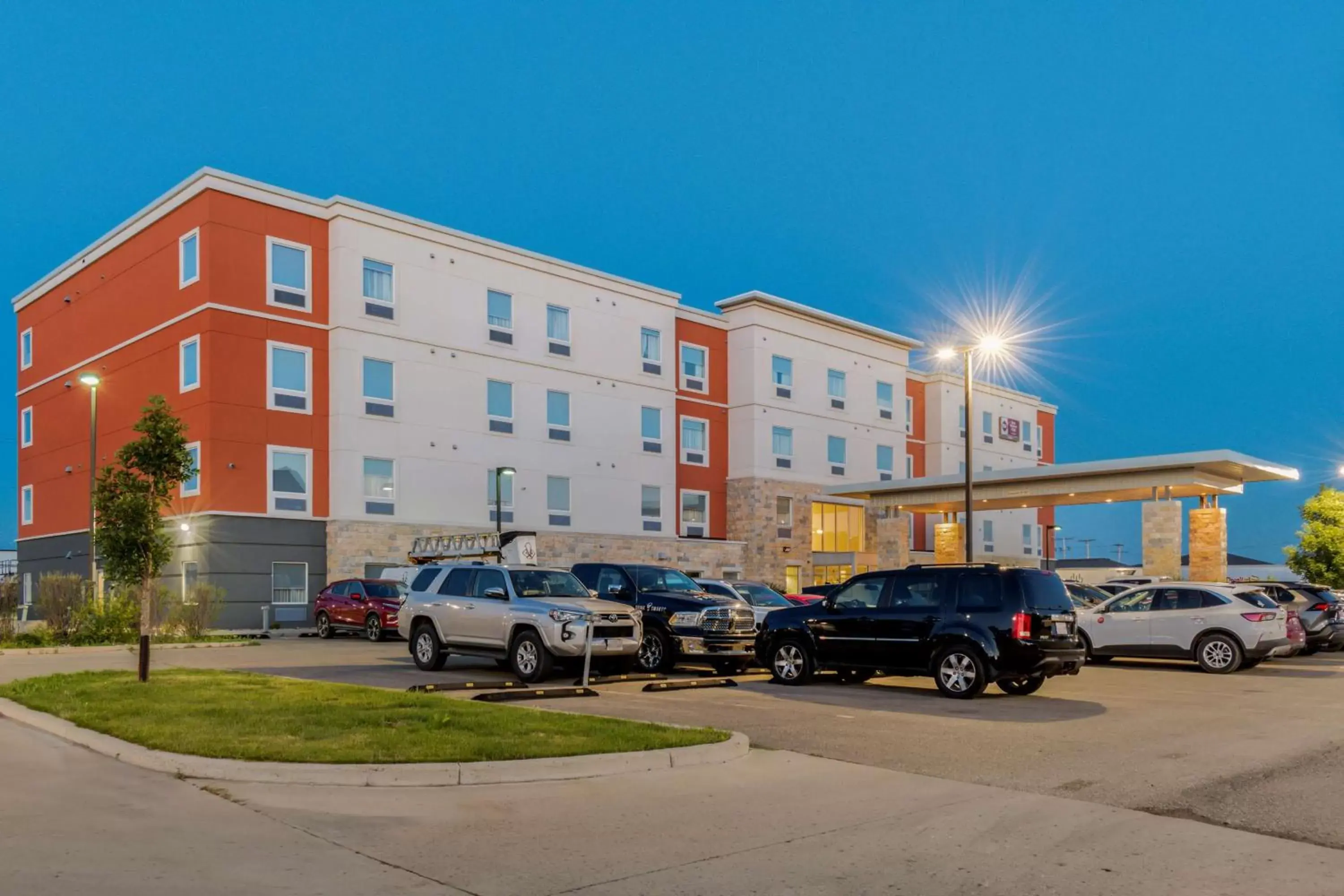 Property Building in Best Western Plus Eastgate Inn & Suites