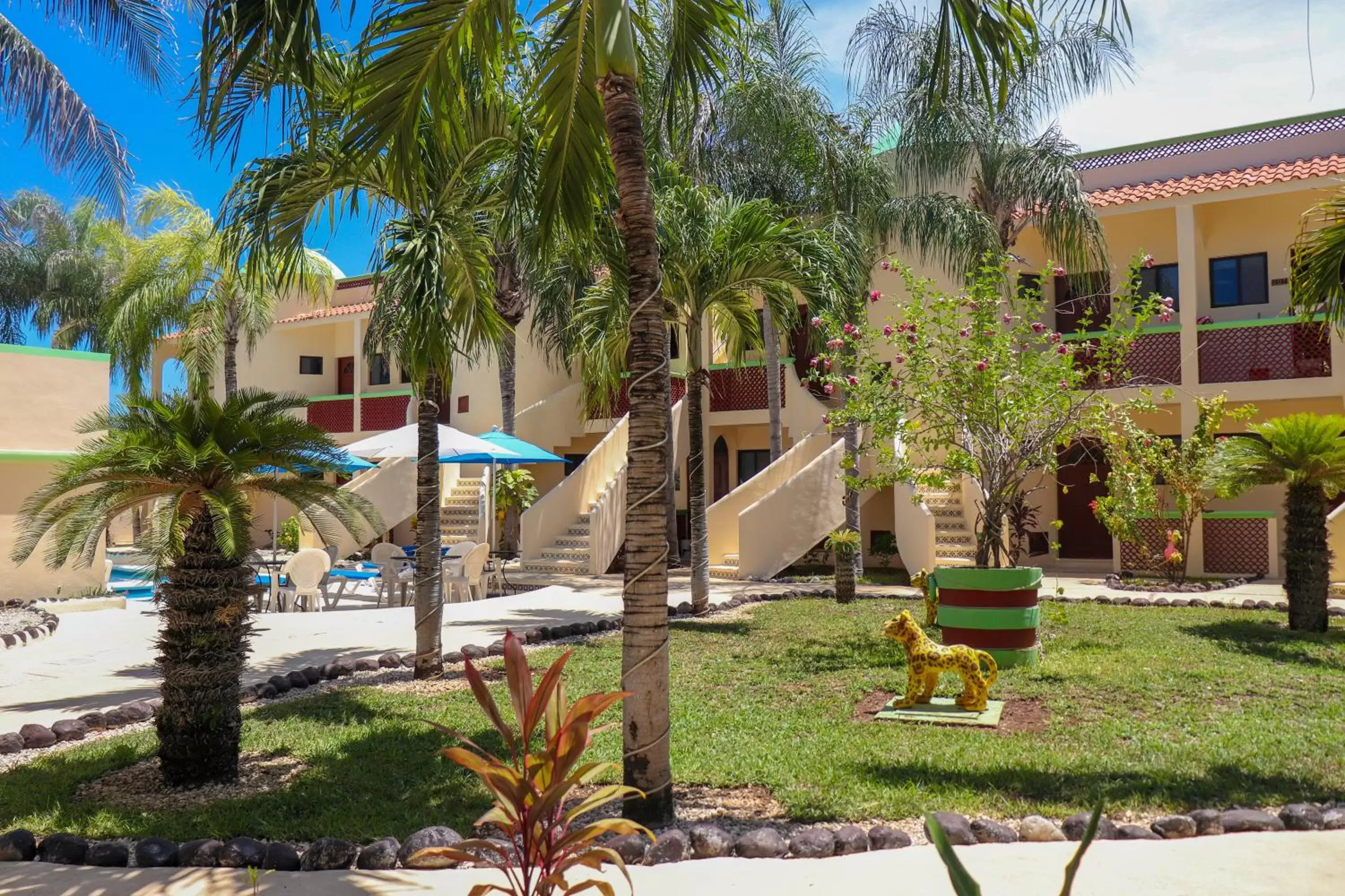 Garden, Property Building in Villas Coco Resort - All Suites