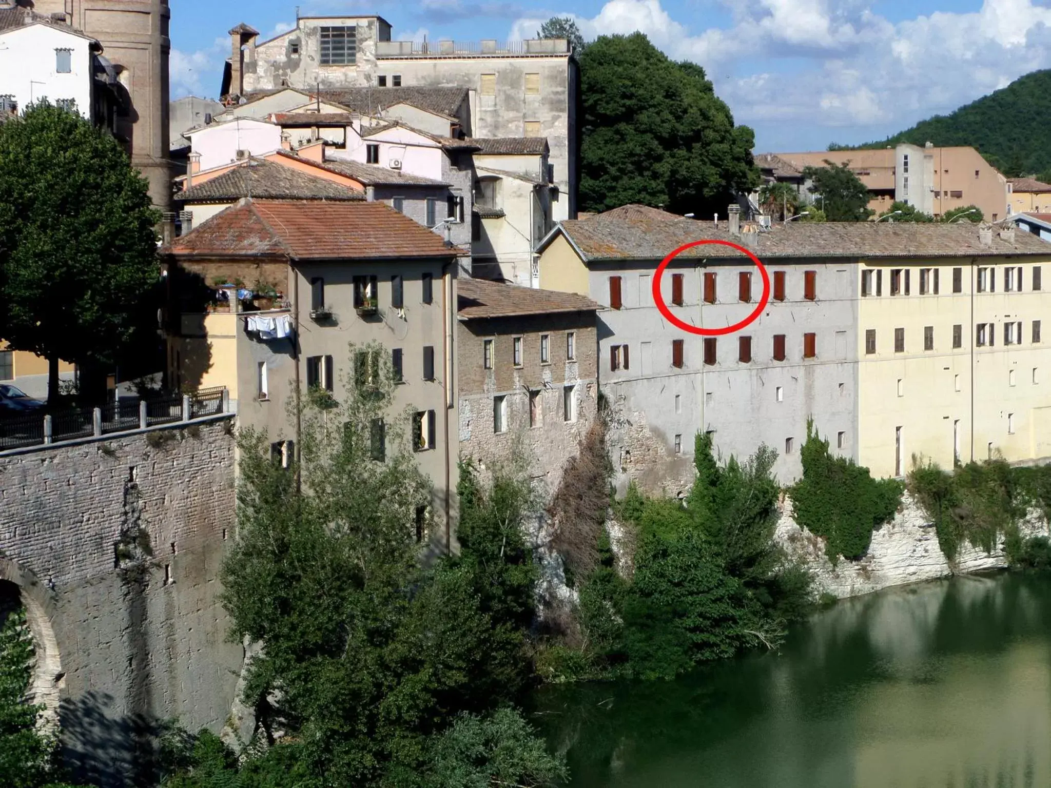 Property building in La Finestra sul Fiume