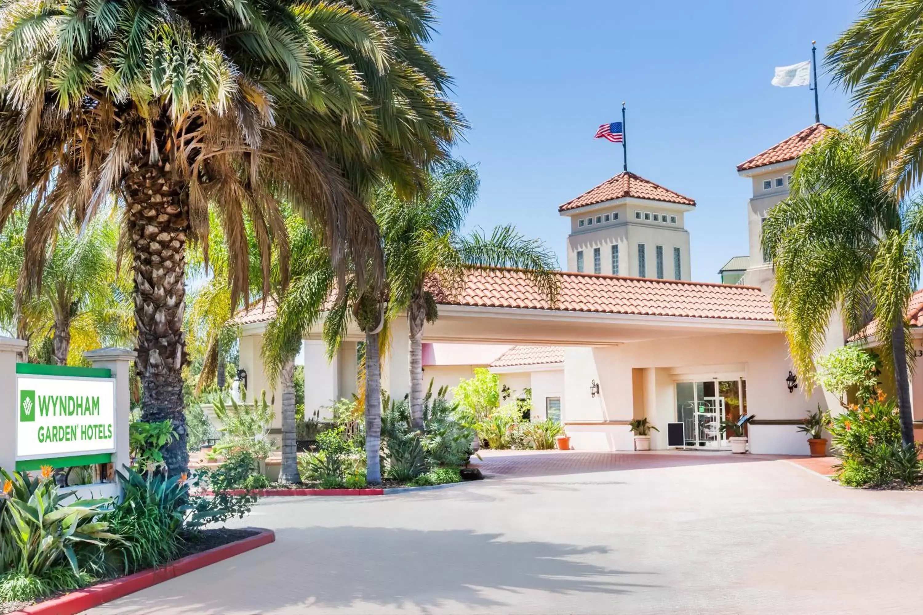 Property building in Wyndham Garden San Jose Airport