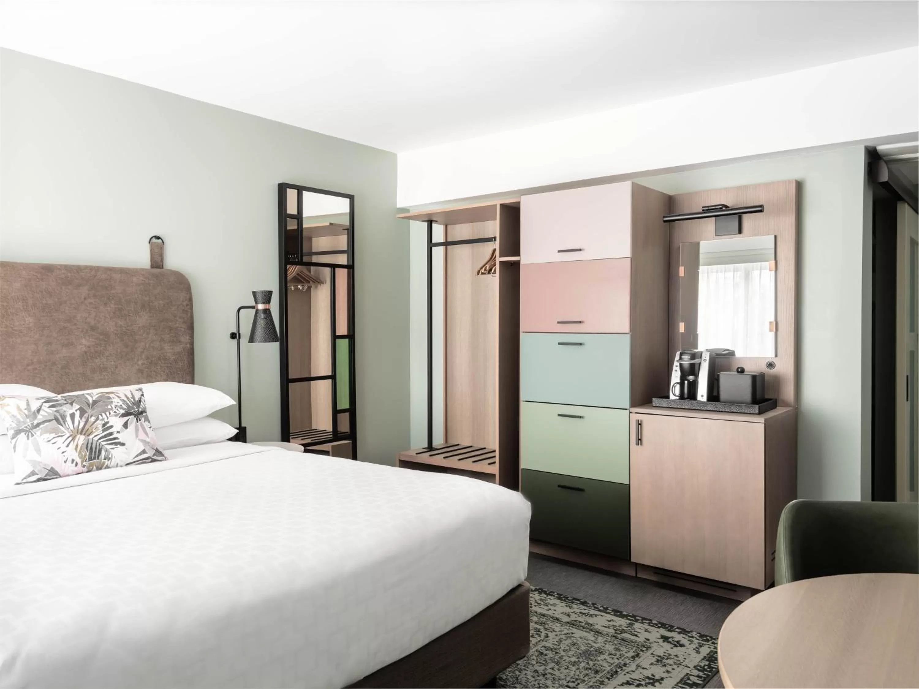 Photo of the whole room, Bed in Hotel Indigo Saint Louis Central West End by IHG