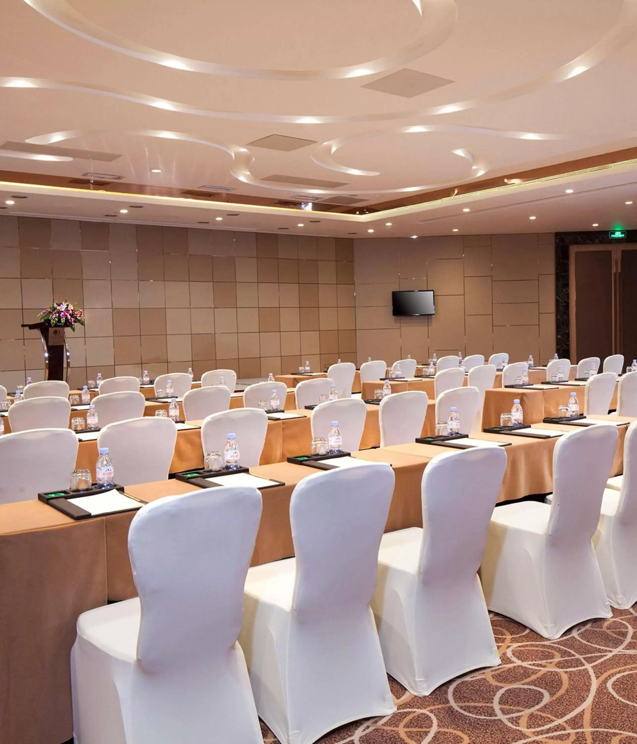 Meeting/conference room in DoubleTree by Hilton Guangzhou - Closed to Sun Yat-sen Memorial Hall and Beijing Road Pedestrian Street