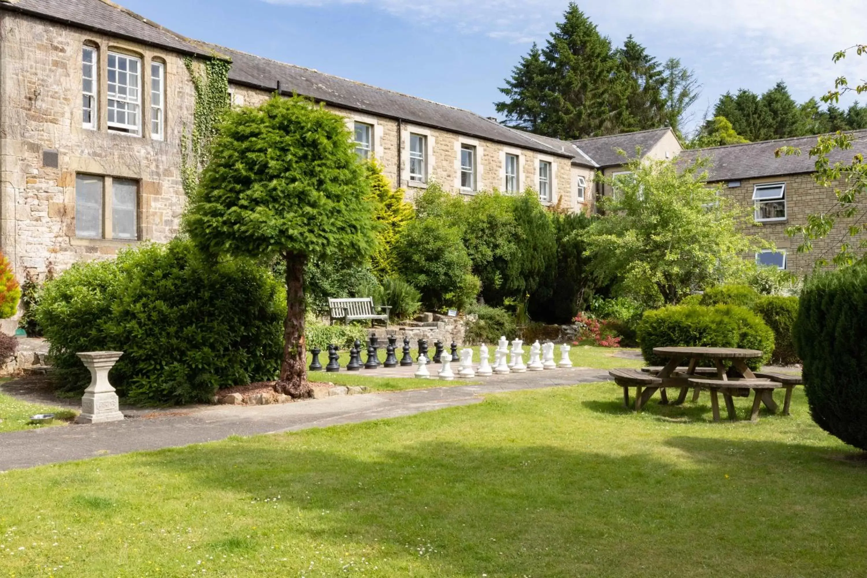 Garden, Property Building in George Hotel