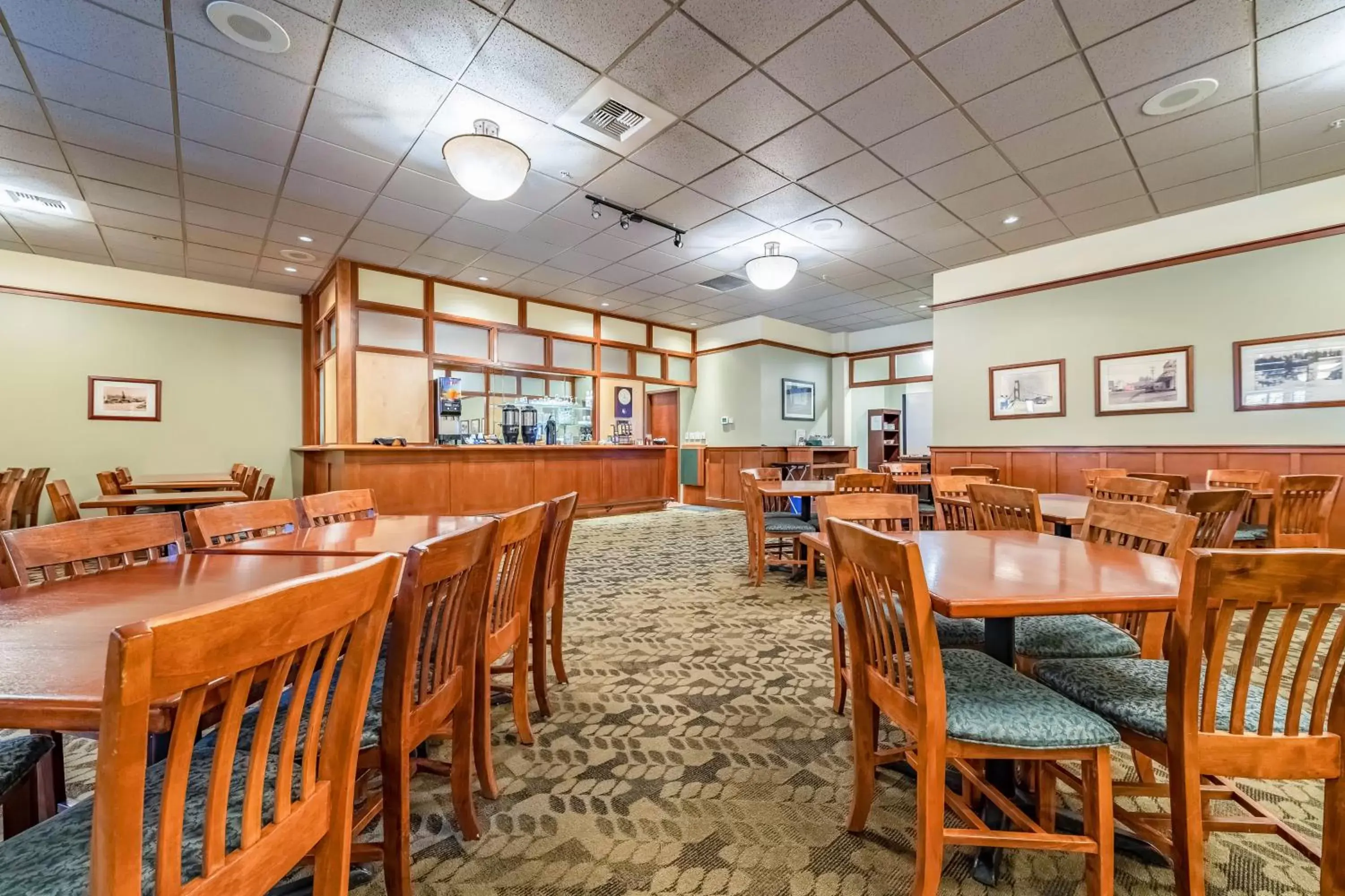 Continental breakfast, Restaurant/Places to Eat in The INN at Gig Harbor