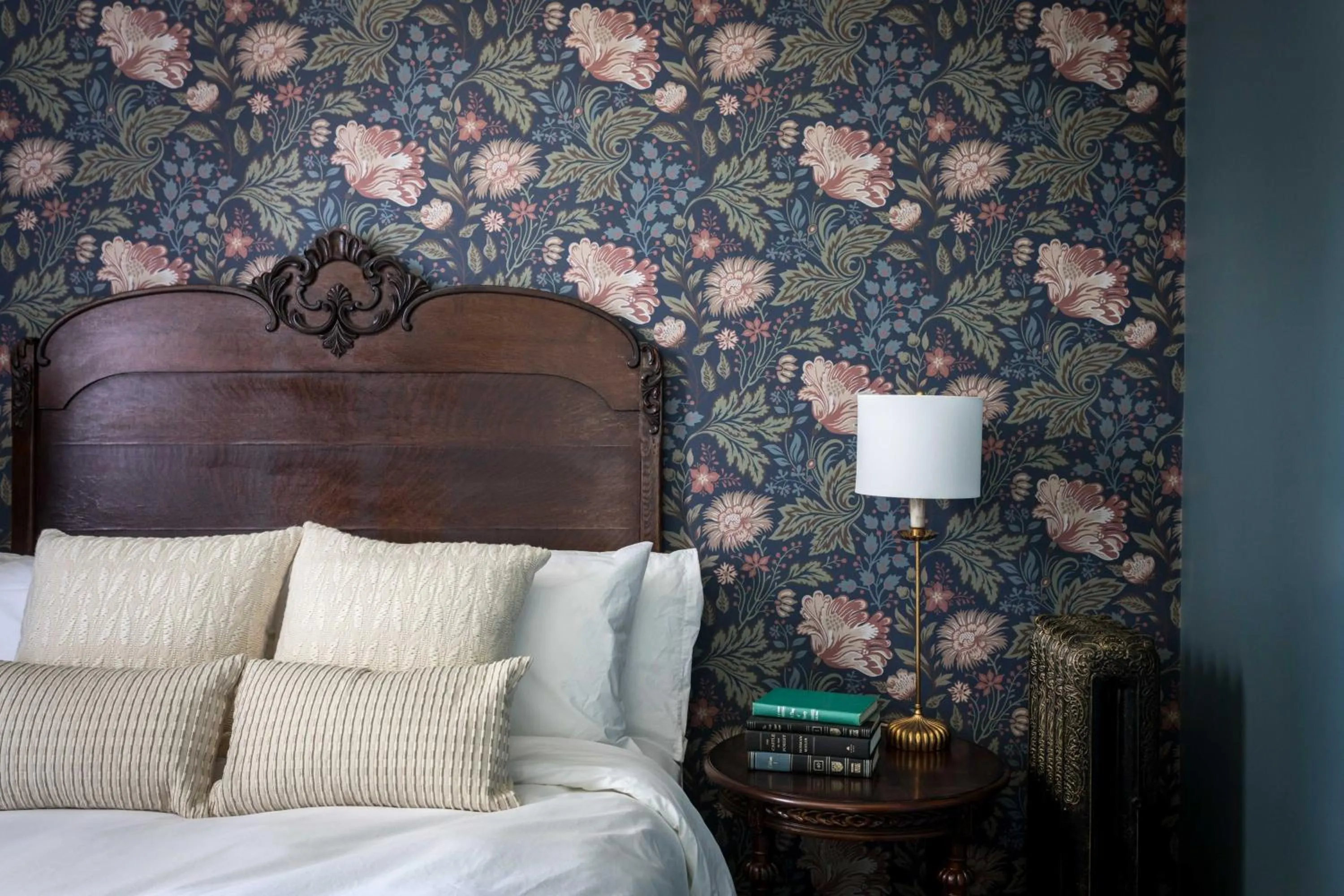 Bed in National Exchange Hotel