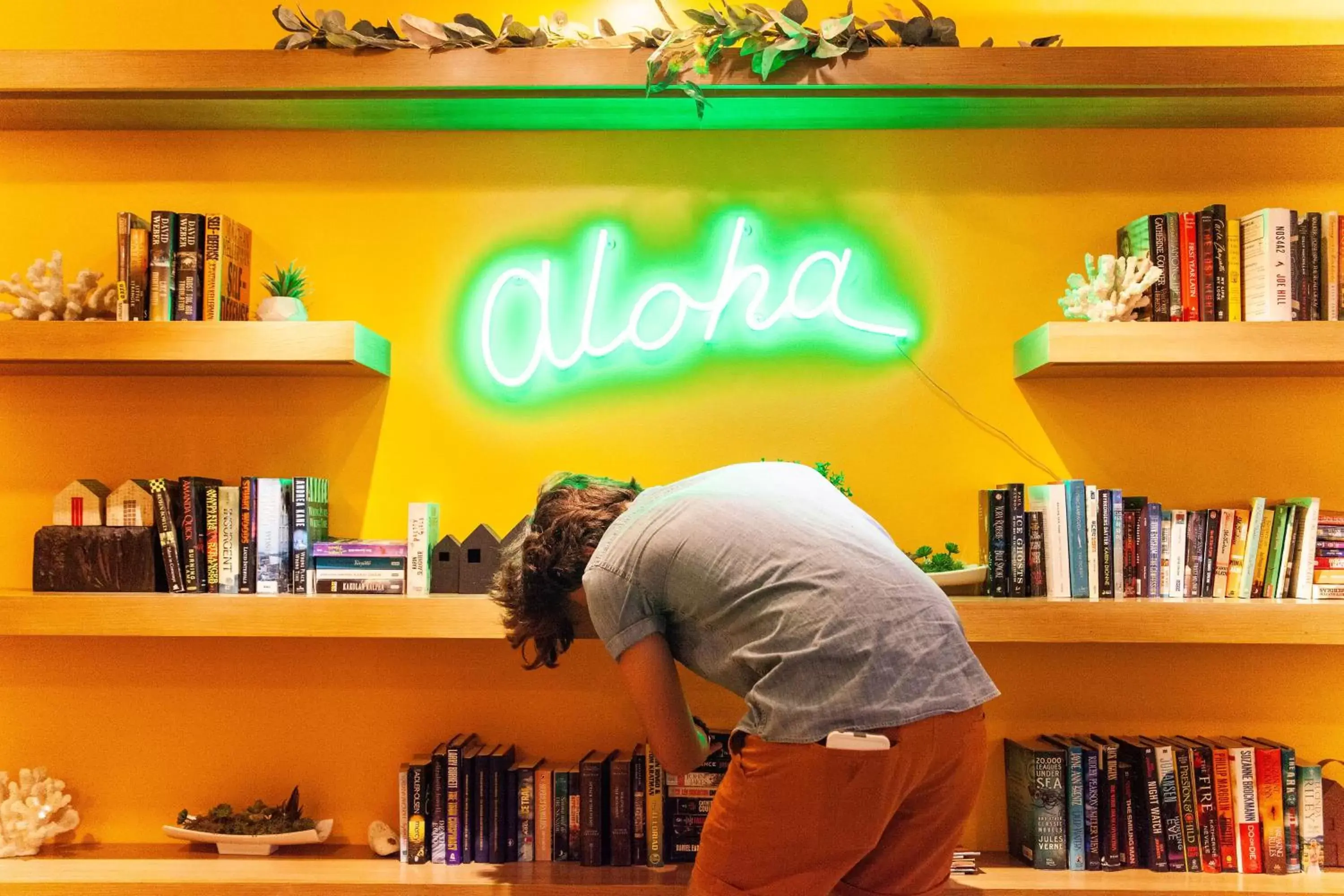 Library in VIVE Hotel Waikiki