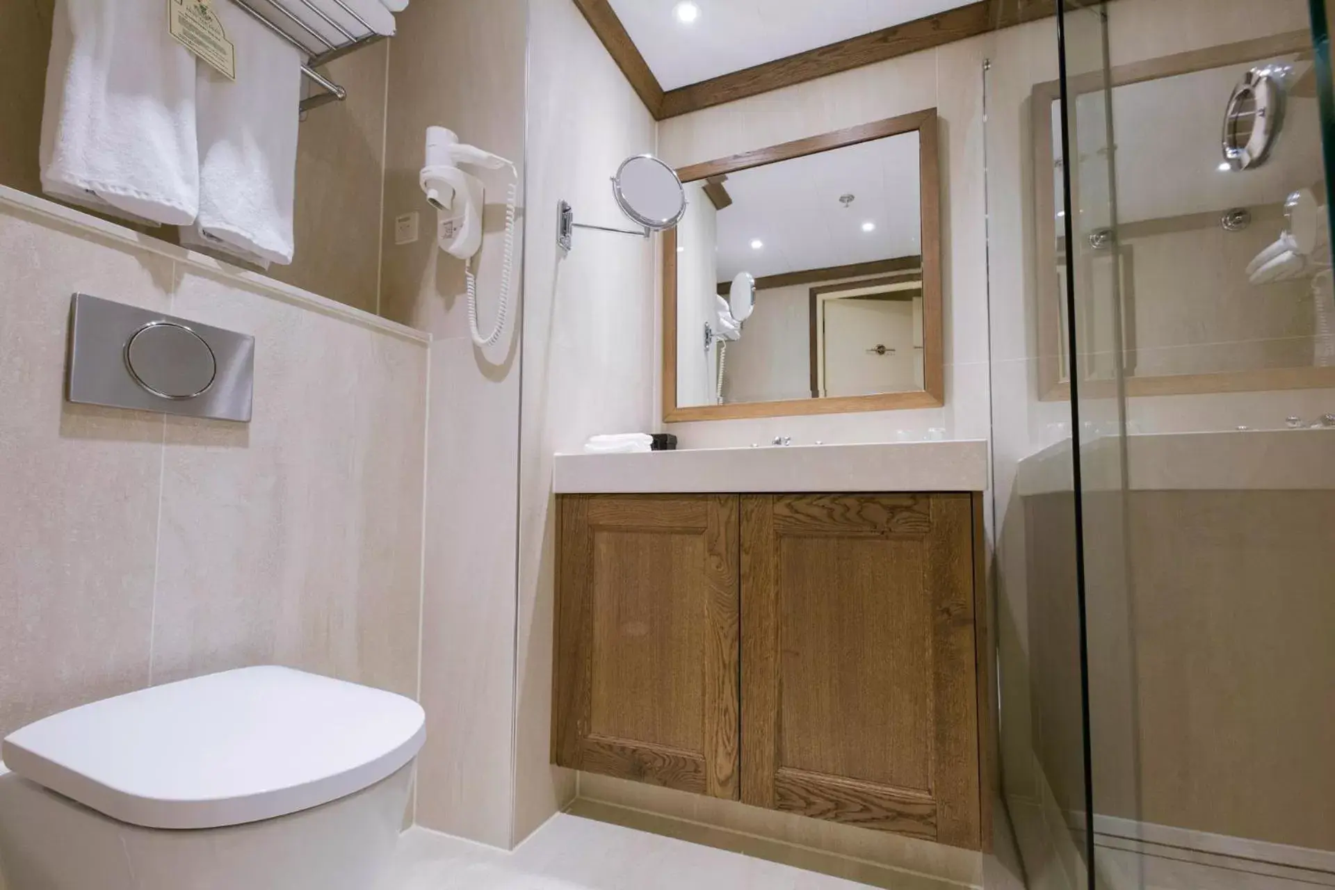 Shower, Bathroom in Grand Hotel Huis ter Duin