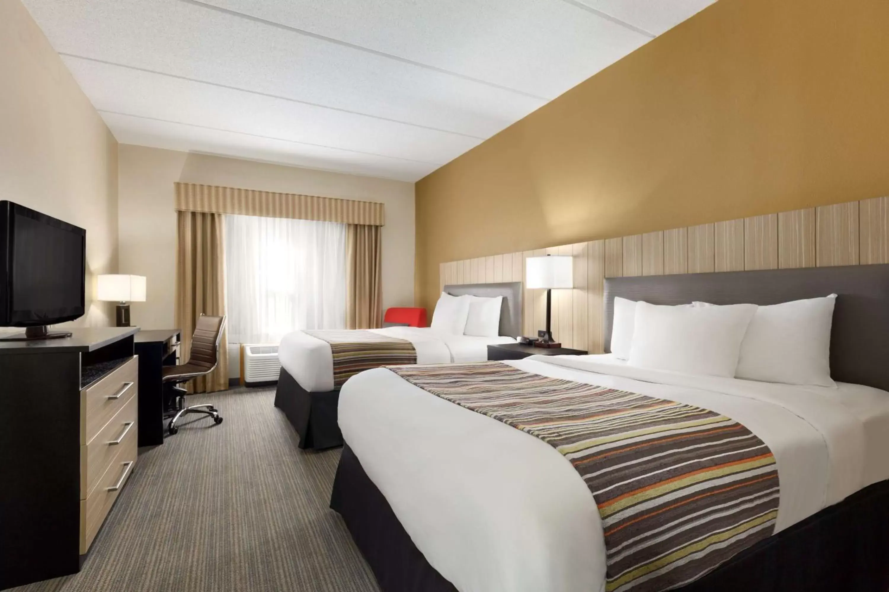 Photo of the whole room, Bed in Country Inn & Suites by Radisson, Dalton, GA