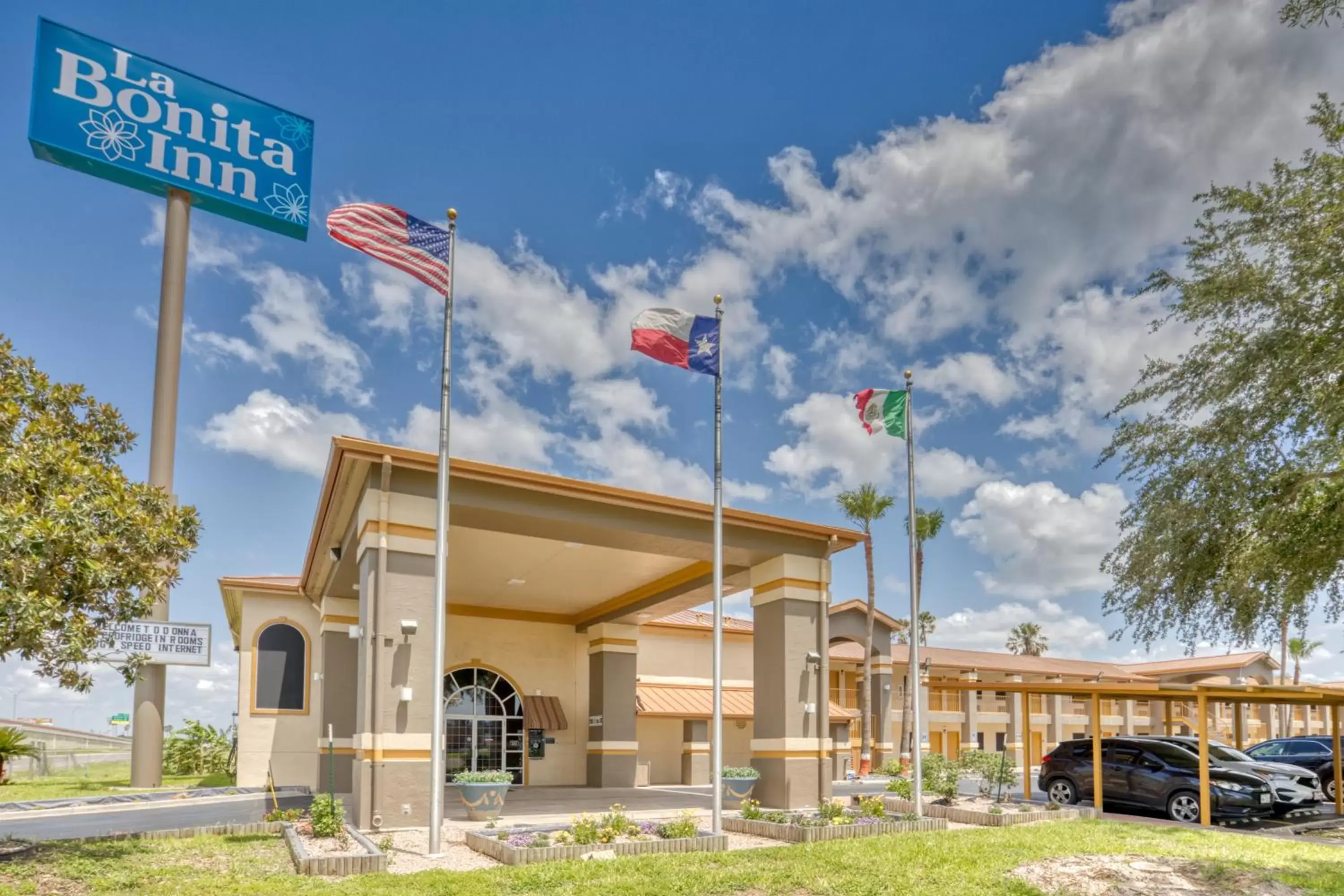 Property building in Texas Inn Donna