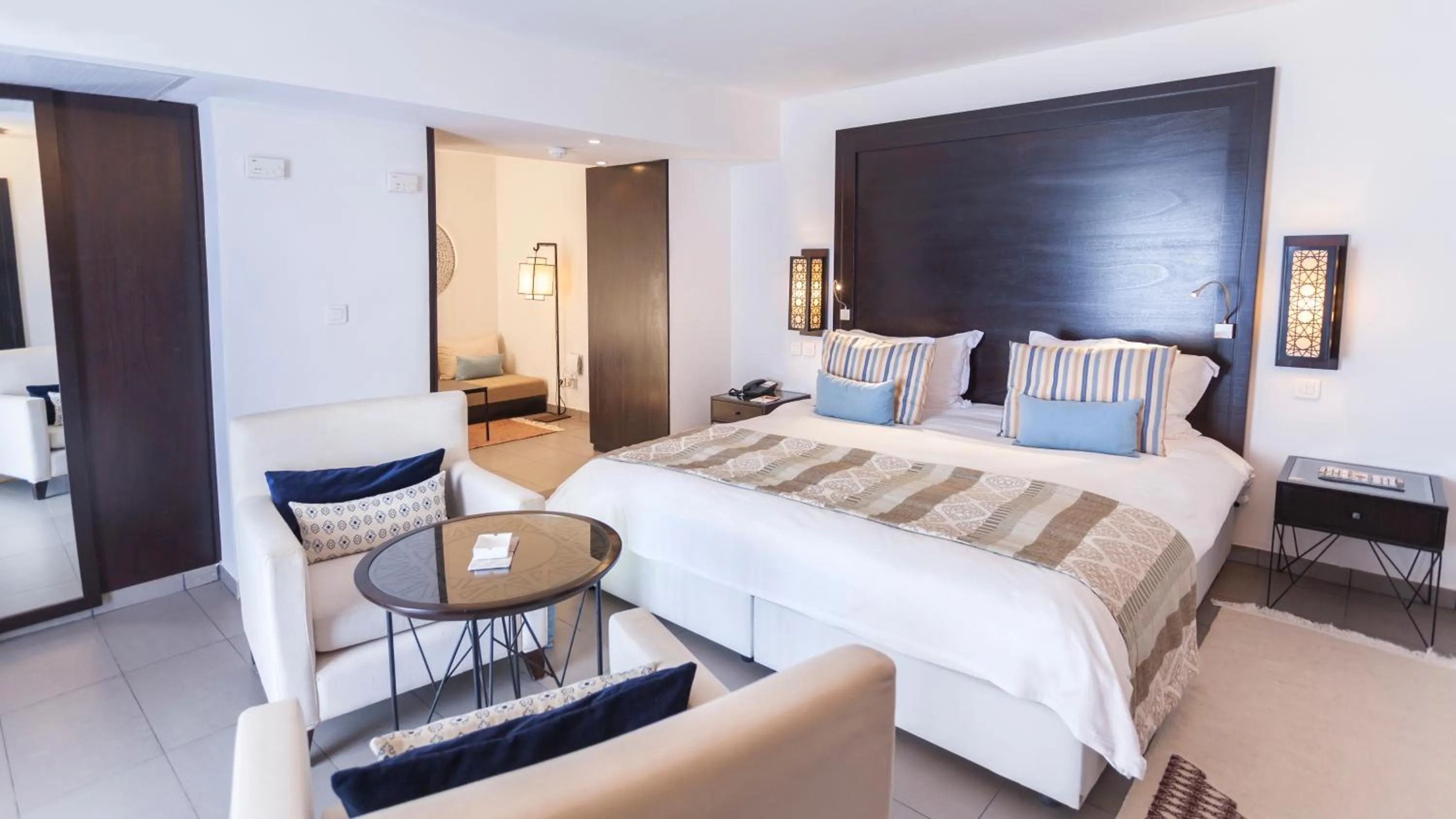 Bed in Mövenpick Hotel Gammarth Tunis