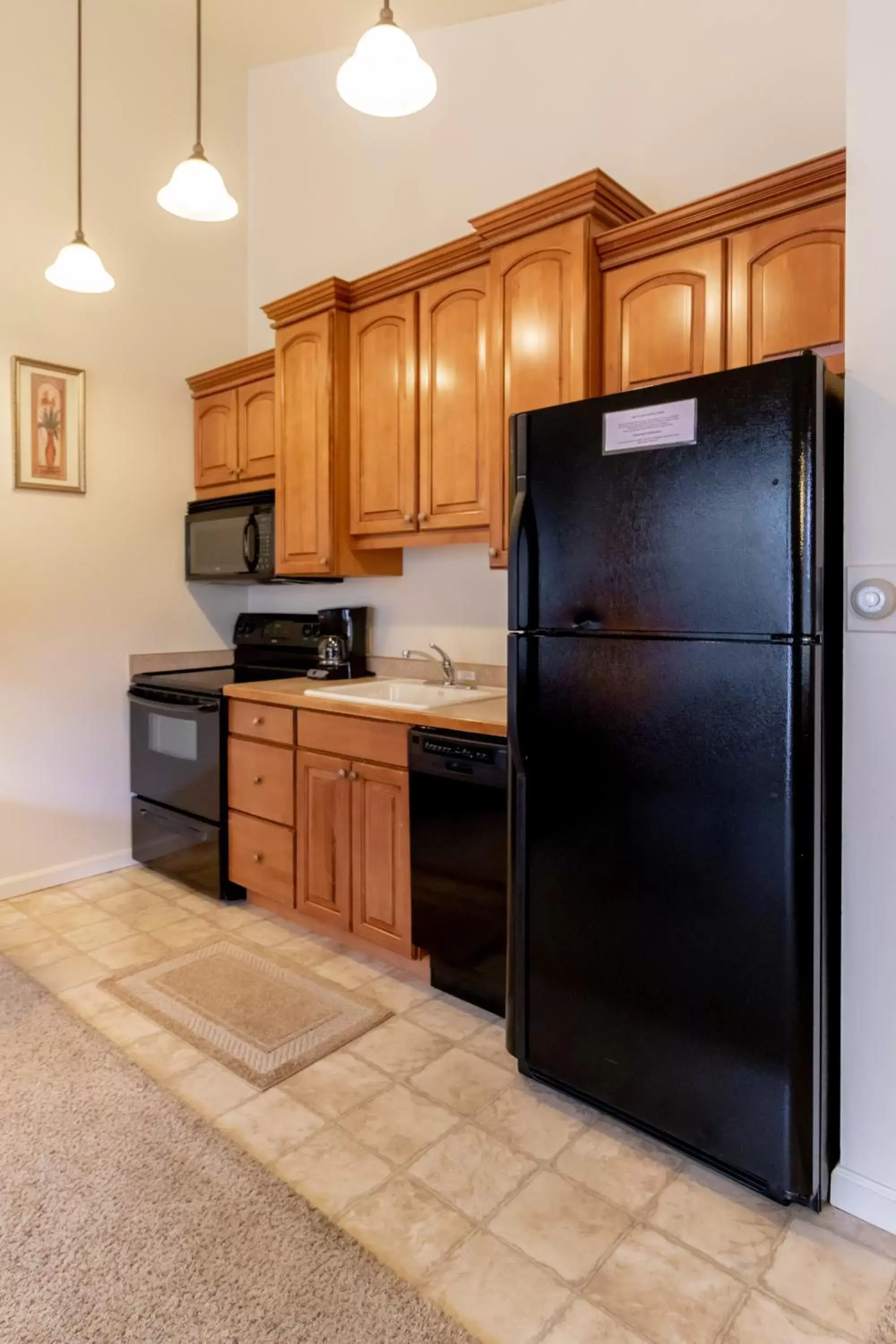 Kitchen/Kitchenette in Wildwood Inn