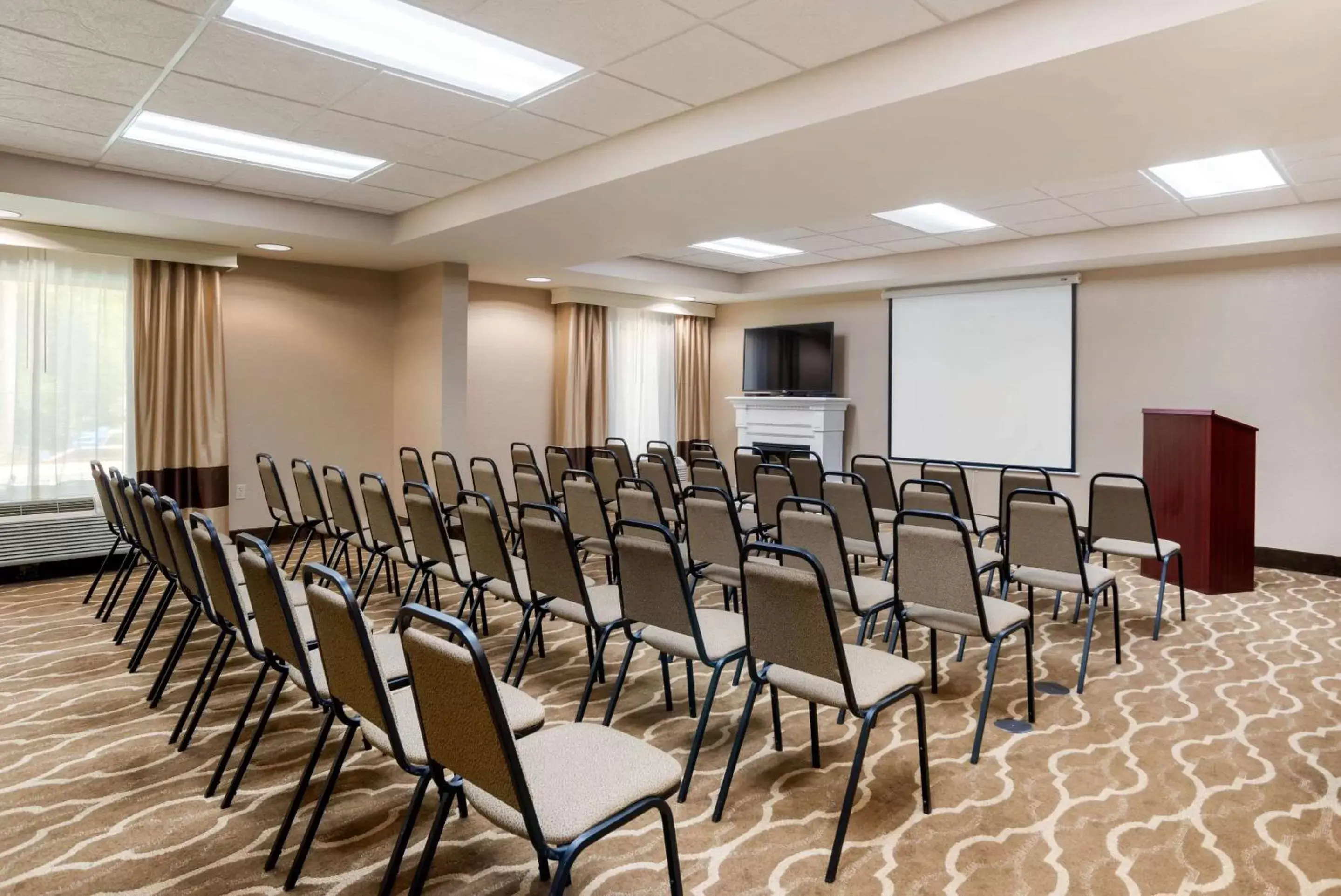 Meeting/conference room in Comfort Suites Tallahassee Downtown