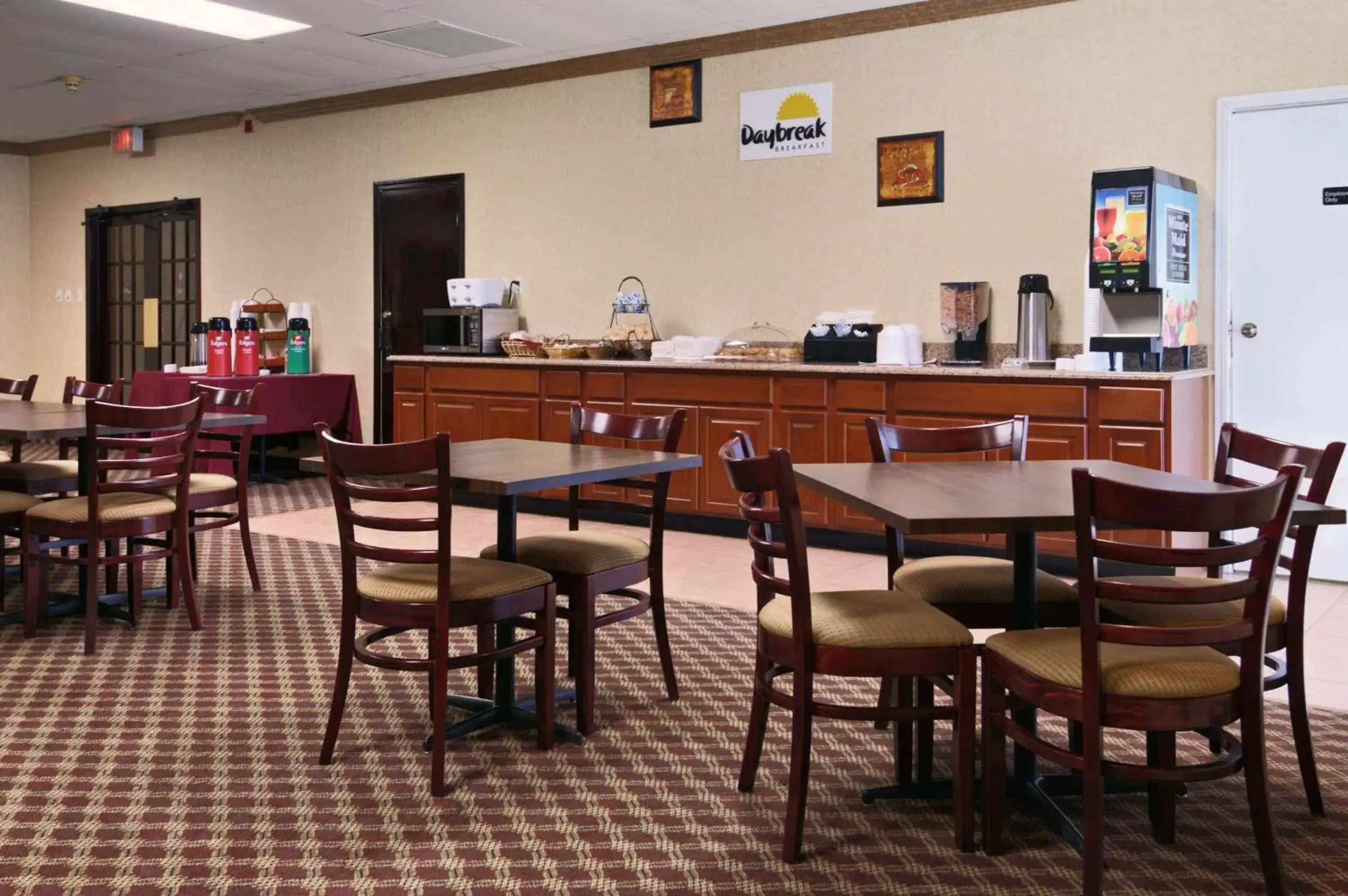 Restaurant/places to eat in Days Inn by Wyndham Conneaut Restaurant/places to eat in Days Inn by Wyndham Conneaut