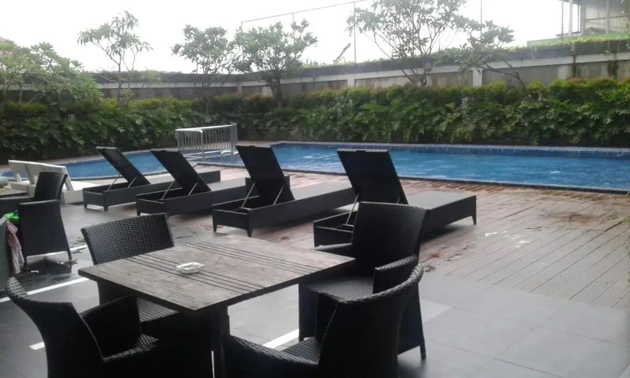 Swimming pool in ibis Styles Cikarang Swimming pool in ibis Styles Cikarang