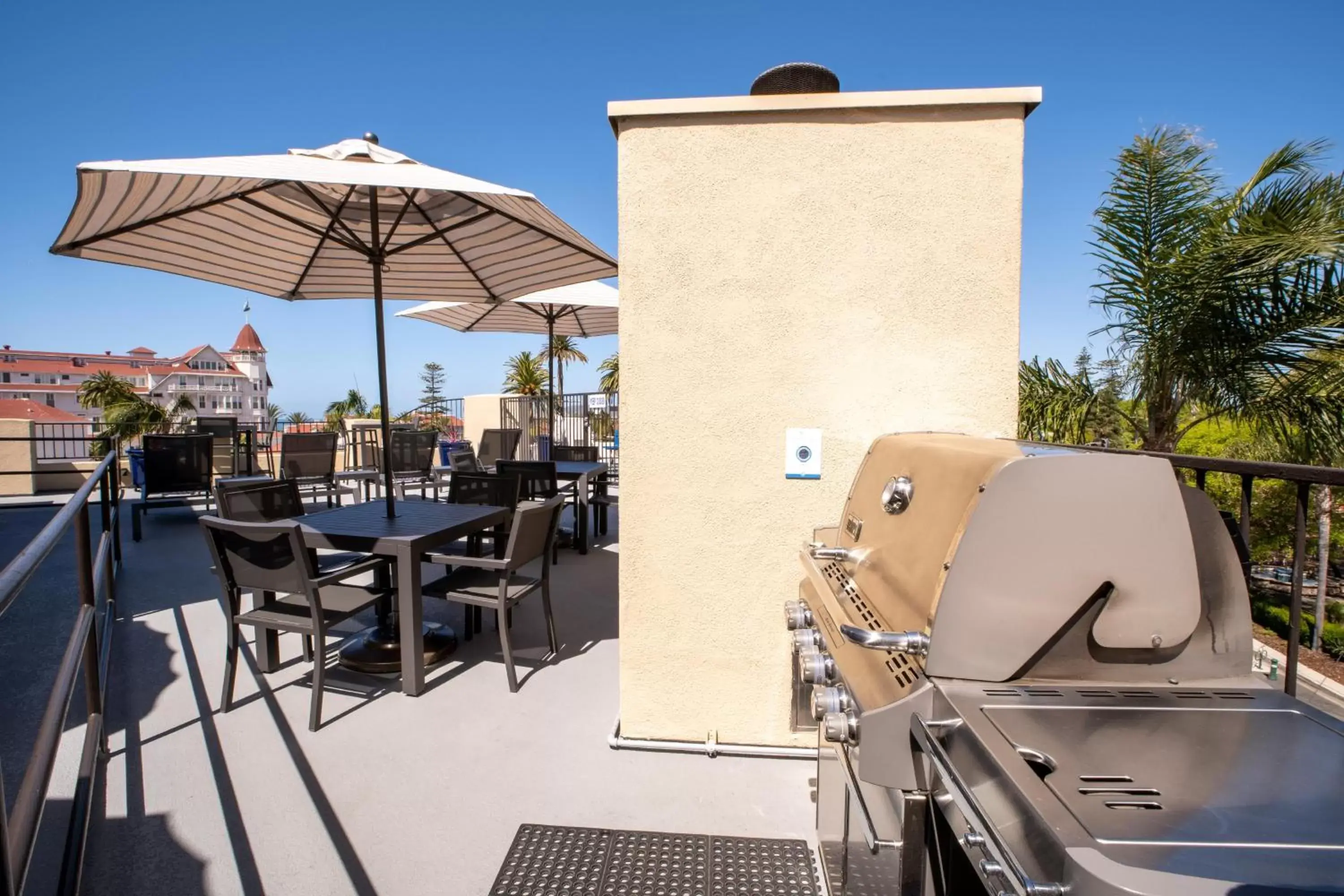 BBQ facilities in Coronado Beach Resort