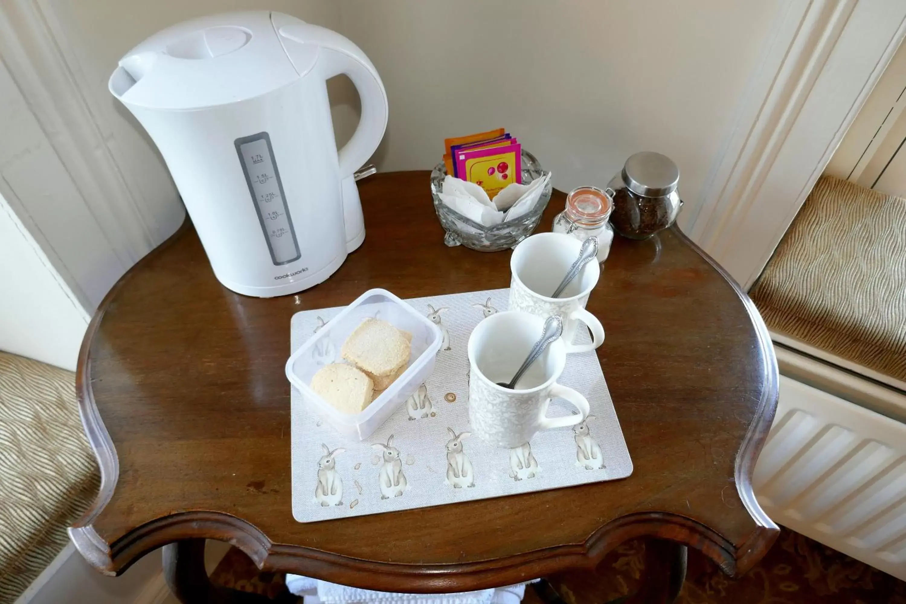 Coffee/Tea Facilities in Crookedstone House
