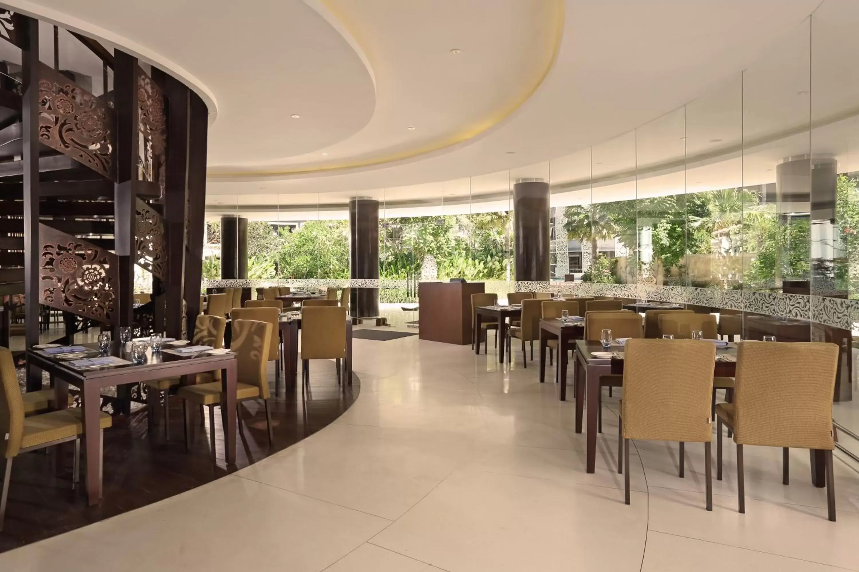 Restaurant/Places to Eat in Golden Tulip Jineng Resort Bali