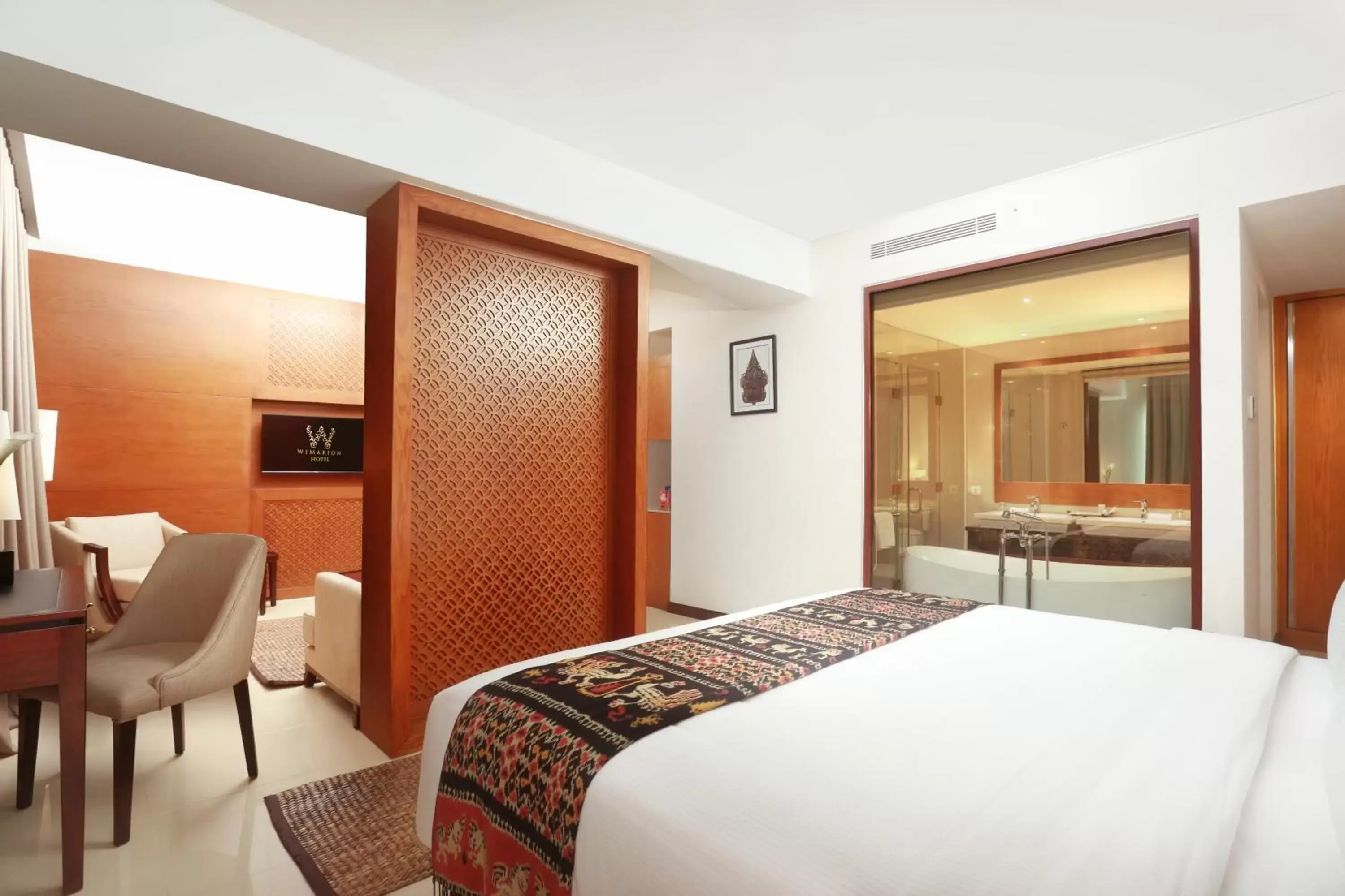 Bedroom, Bed in Wimarion Hotel Semarang