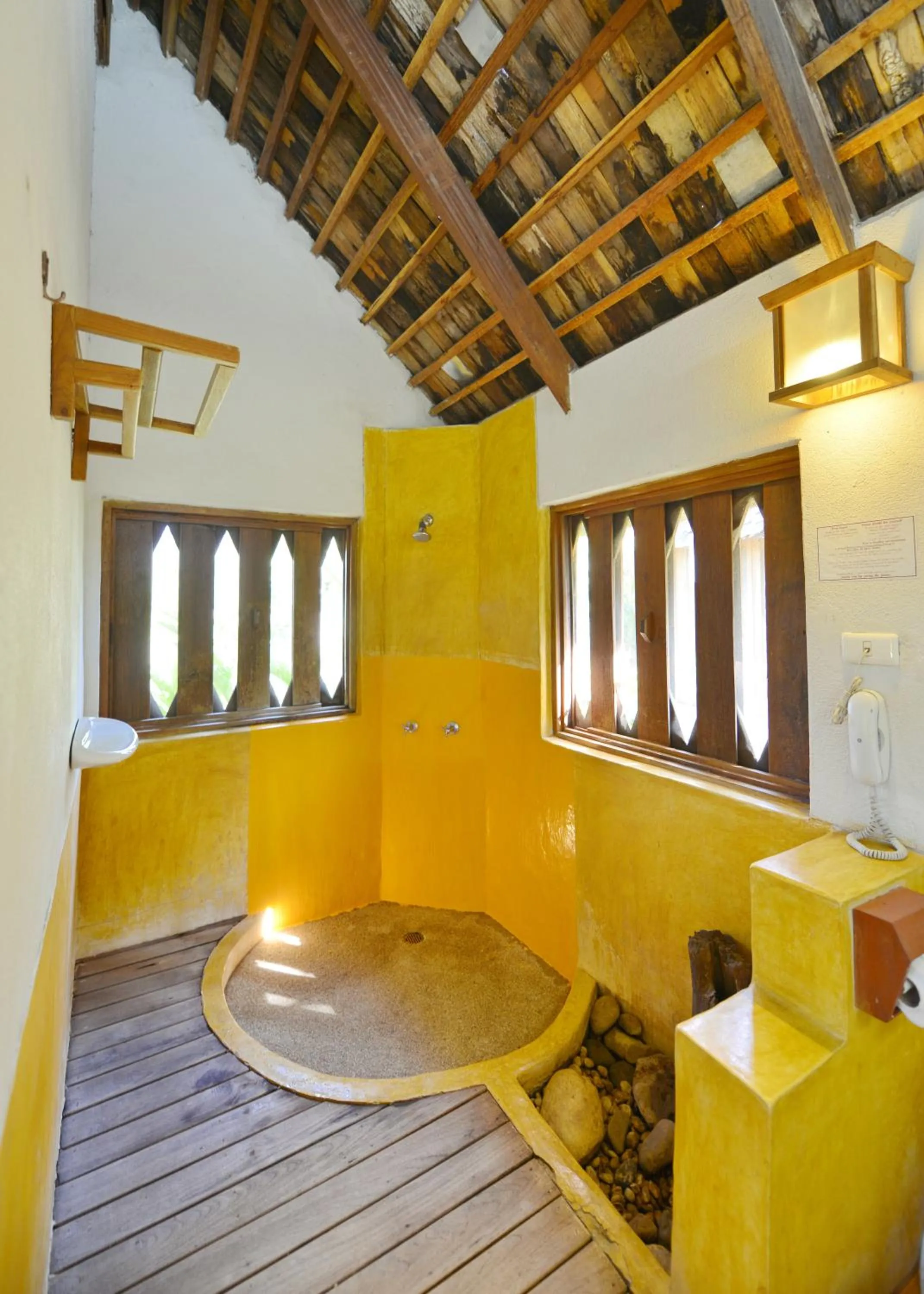 Shower in Belle Villa Resort, Pai