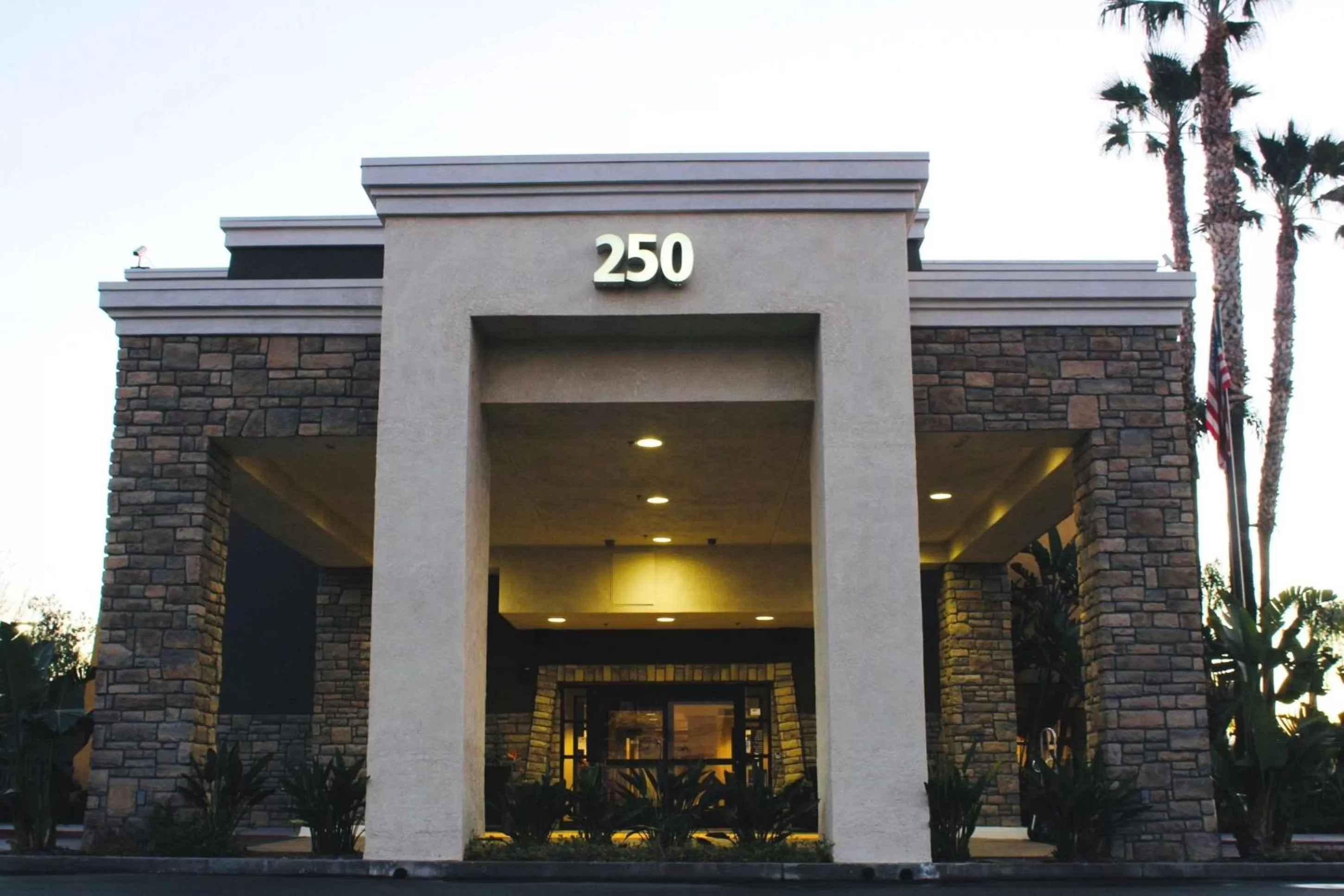 Property building in Best Western Plus Arrowhead Hotel