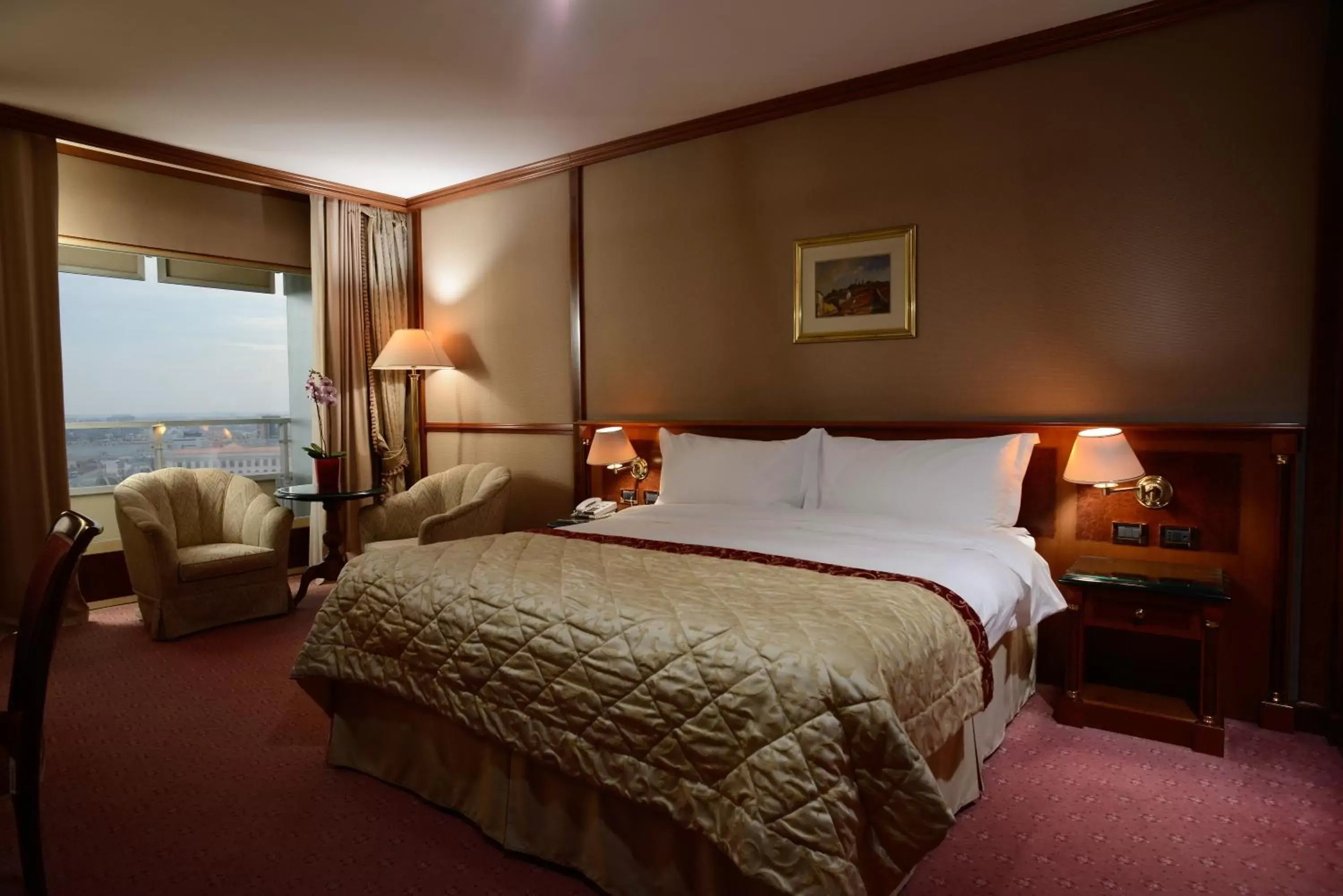 Bed in Grand Hotel Bucharest