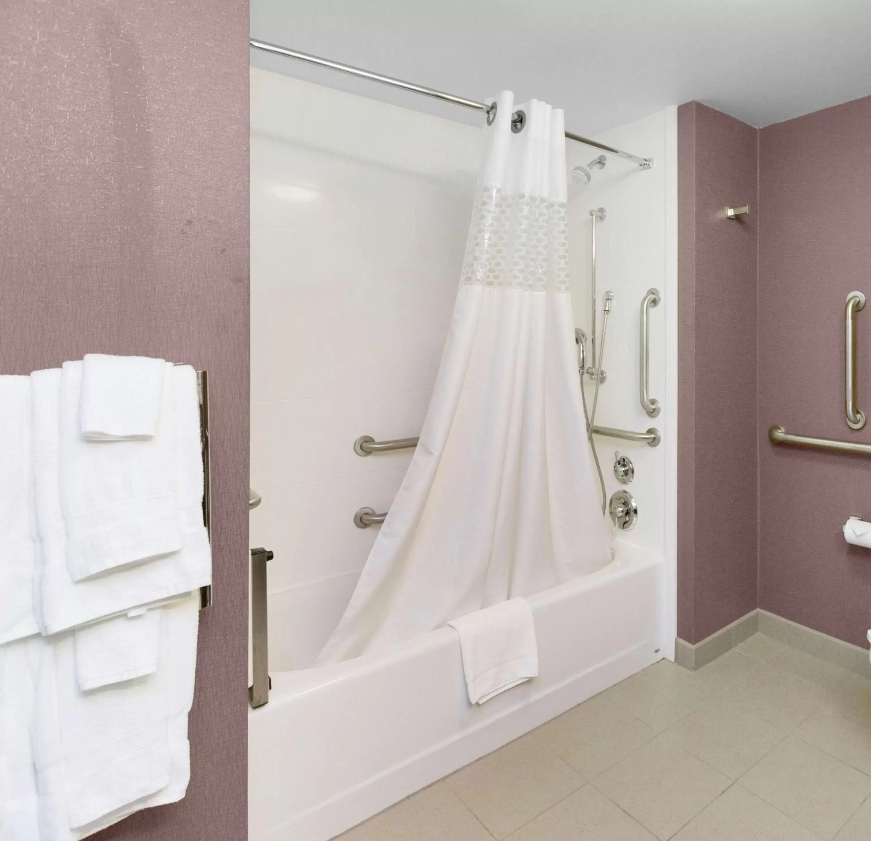 King Room - Hearing Disability Access/Non-Smoking in Hampton Inn Butler King Room - Hearing Disability Access/Non-Smoking in Hampton Inn Butler