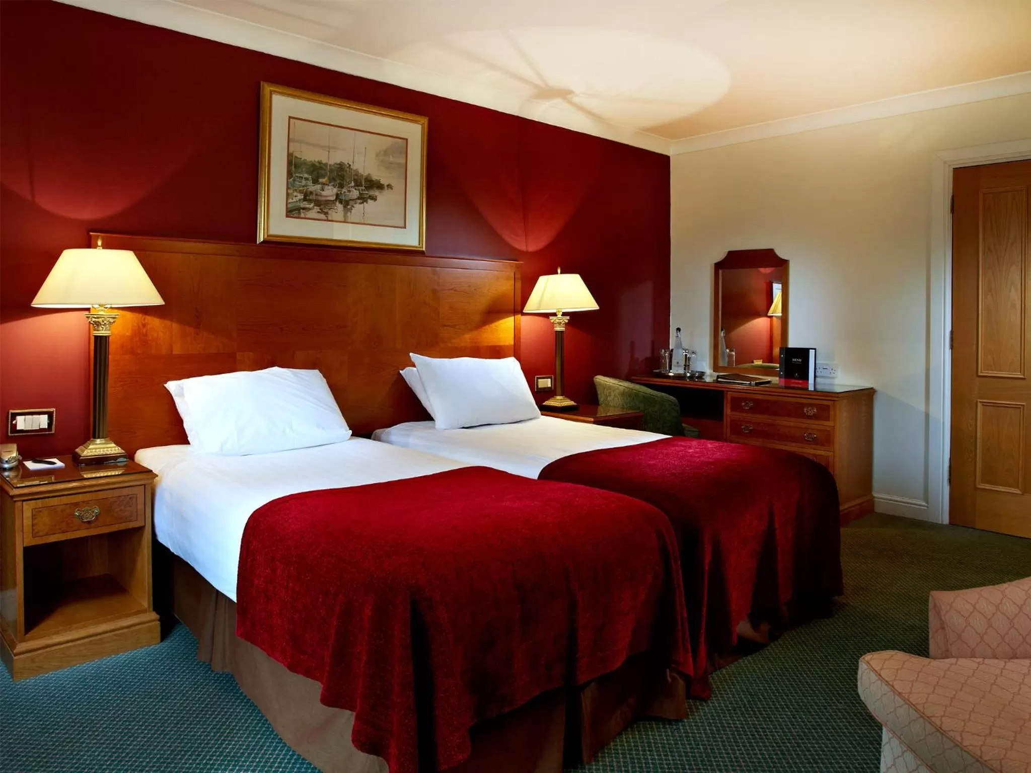 Bedroom, Bed in Elmers Court Hotel