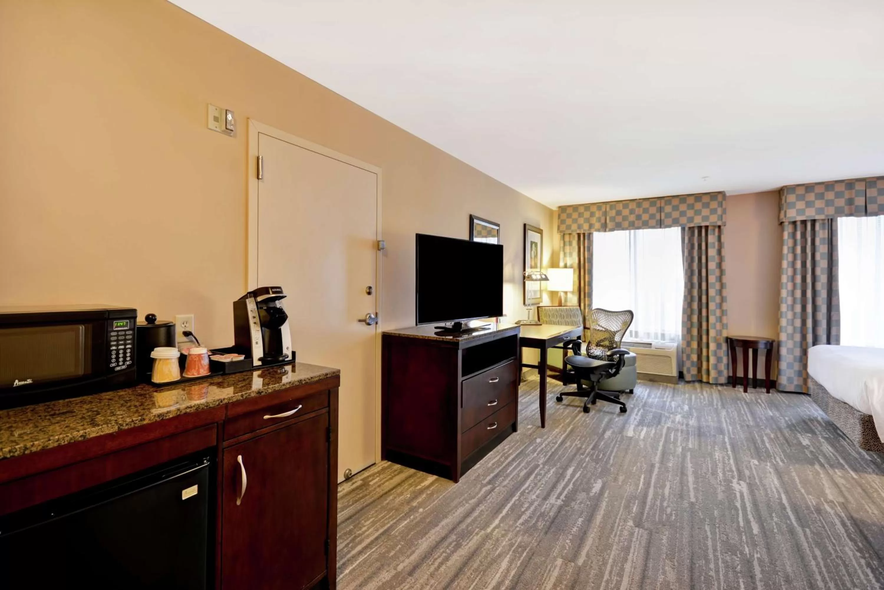 Bedroom in Hilton Garden Inn Ridgefield Park