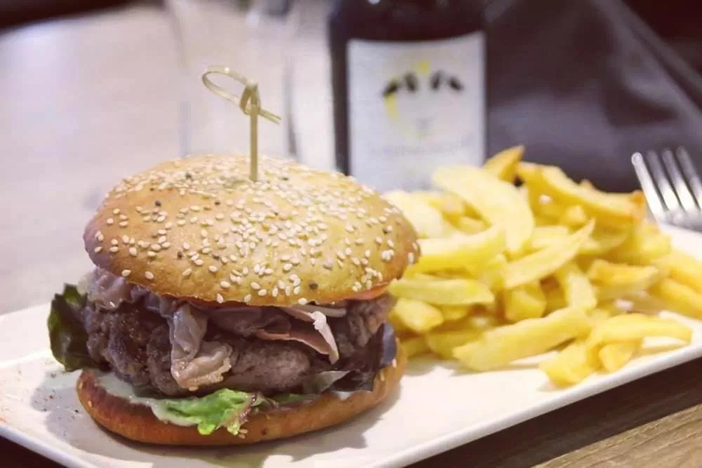 Restaurant/places to eat in Hotel Le Pont Neuf