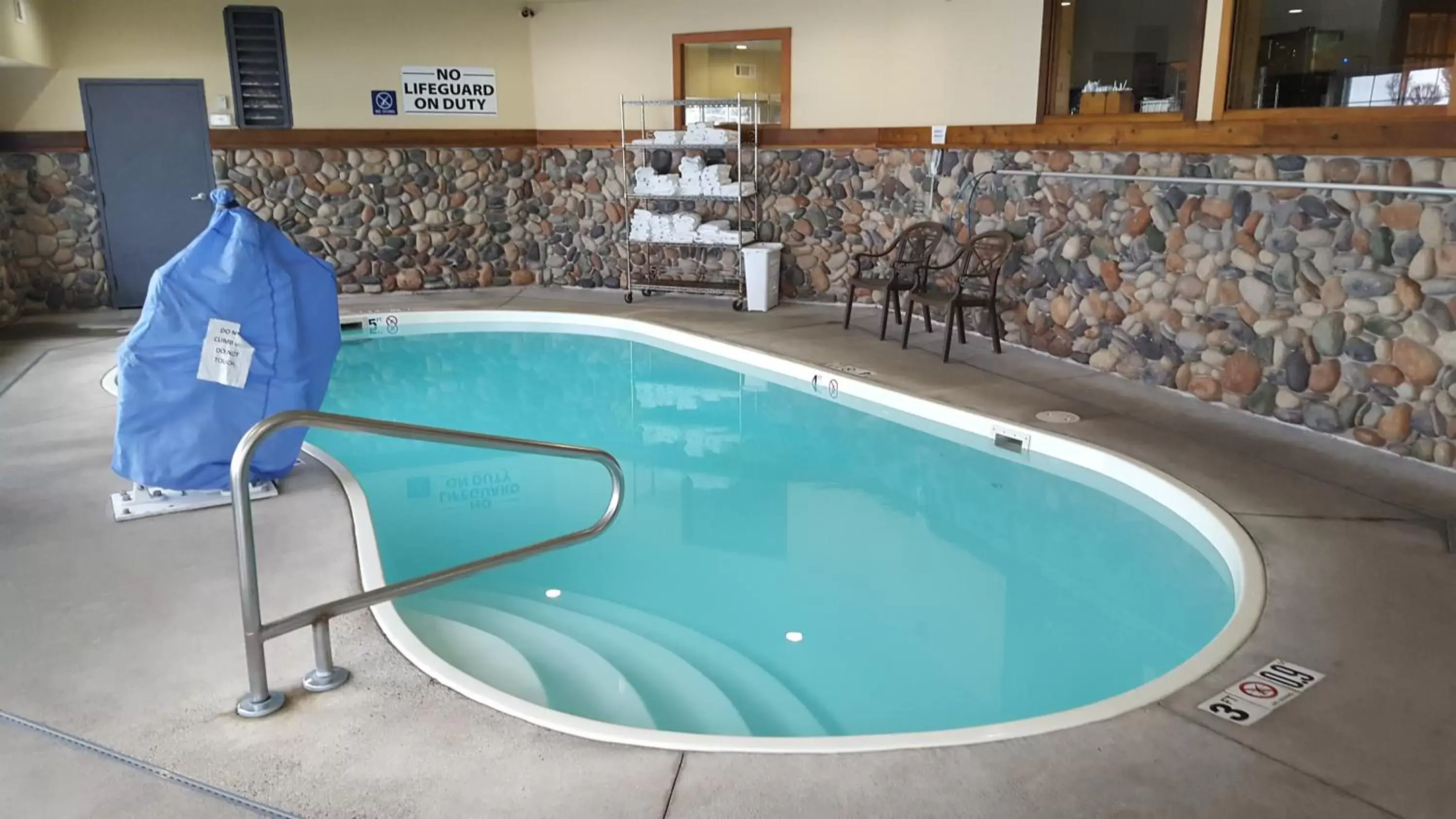 Swimming pool in Microtel Inn & Suites by Wyndham Bozeman Swimming pool in Microtel Inn & Suites by Wyndham Bozeman