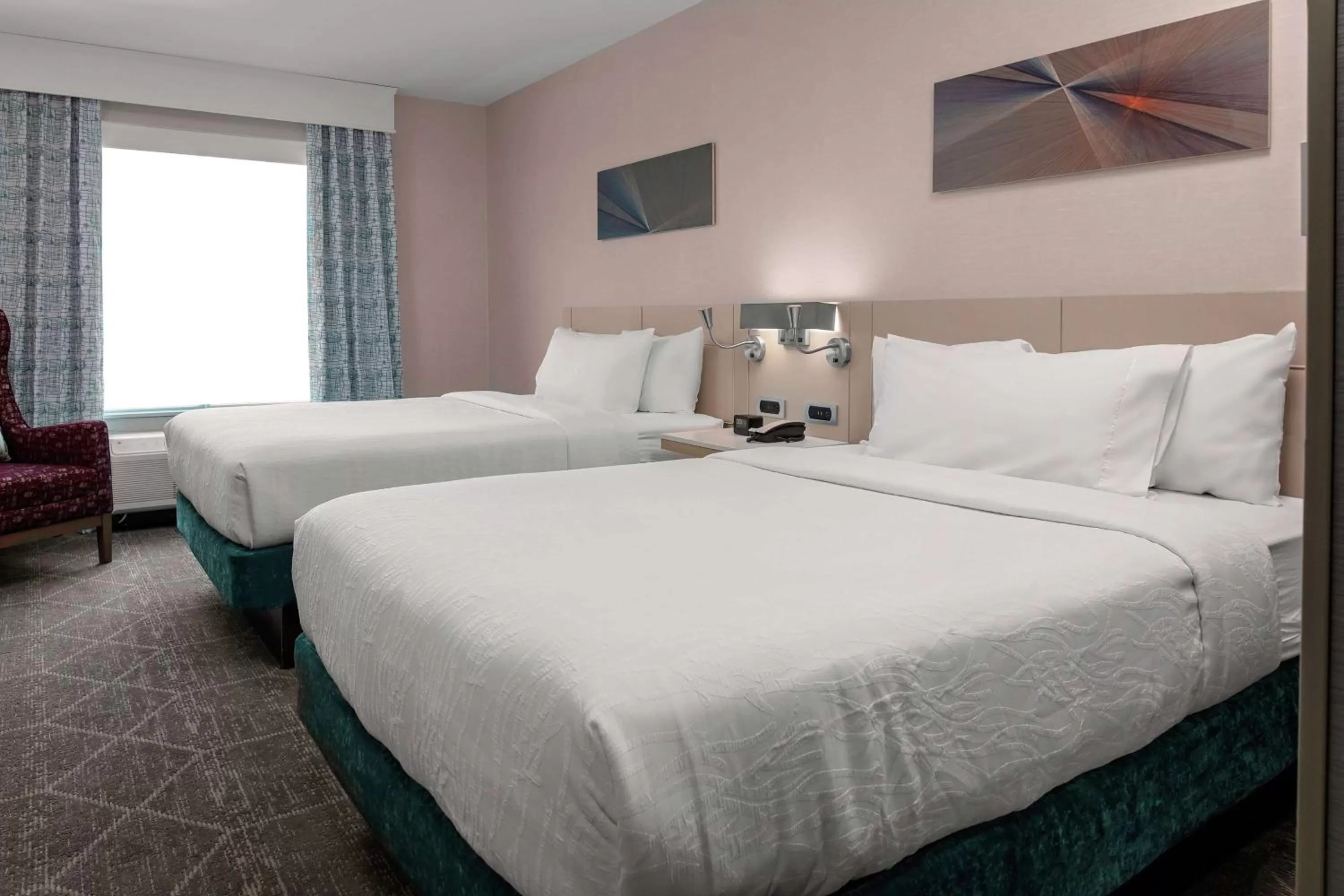 Bed in Hilton Garden Inn Colorado Springs Downtown, Co