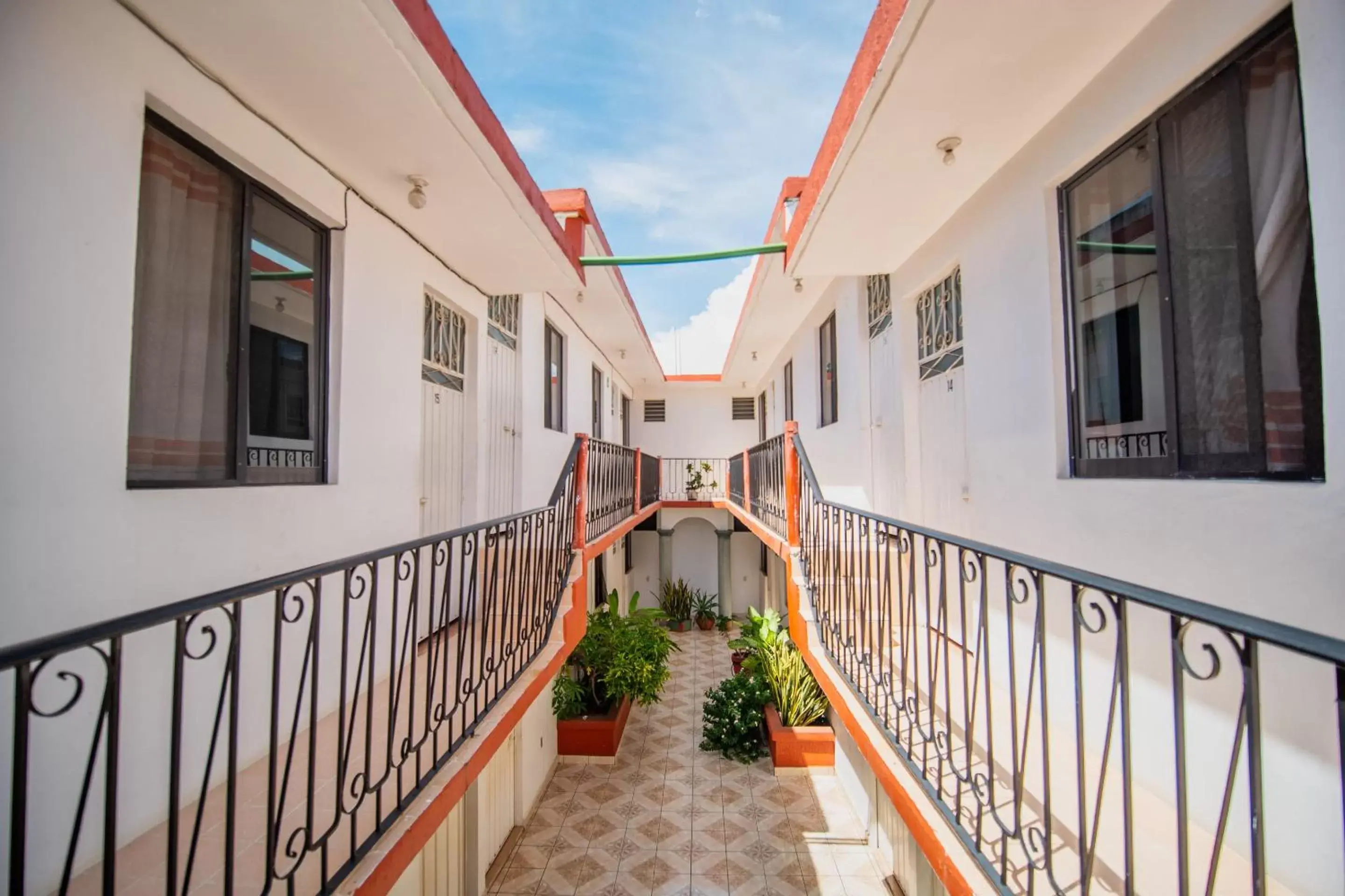 Facade/entrance, Balcony/Terrace in OYO Hotel Arena Surf, Puerto Escondido