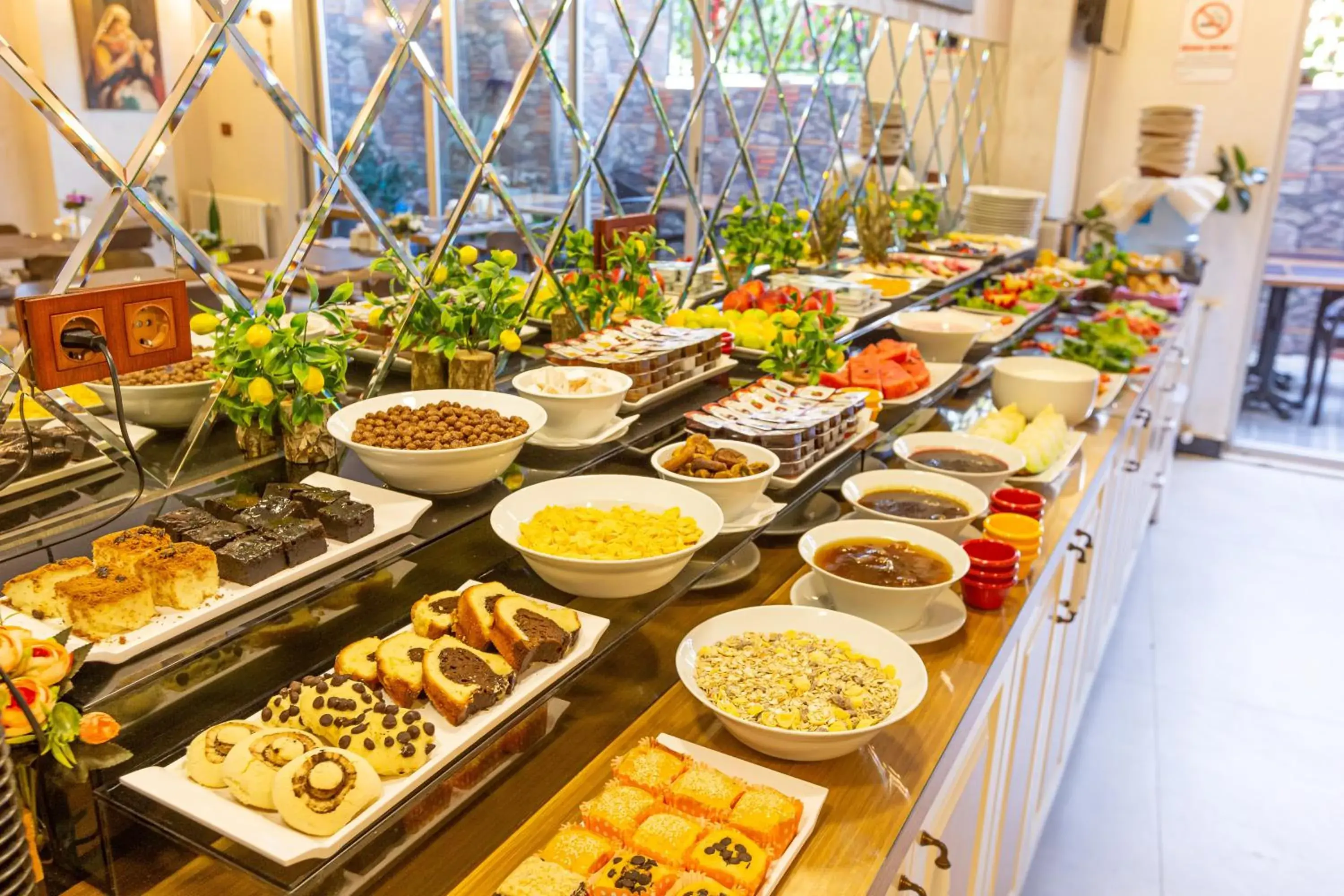 Buffet breakfast in Kumru Hotel