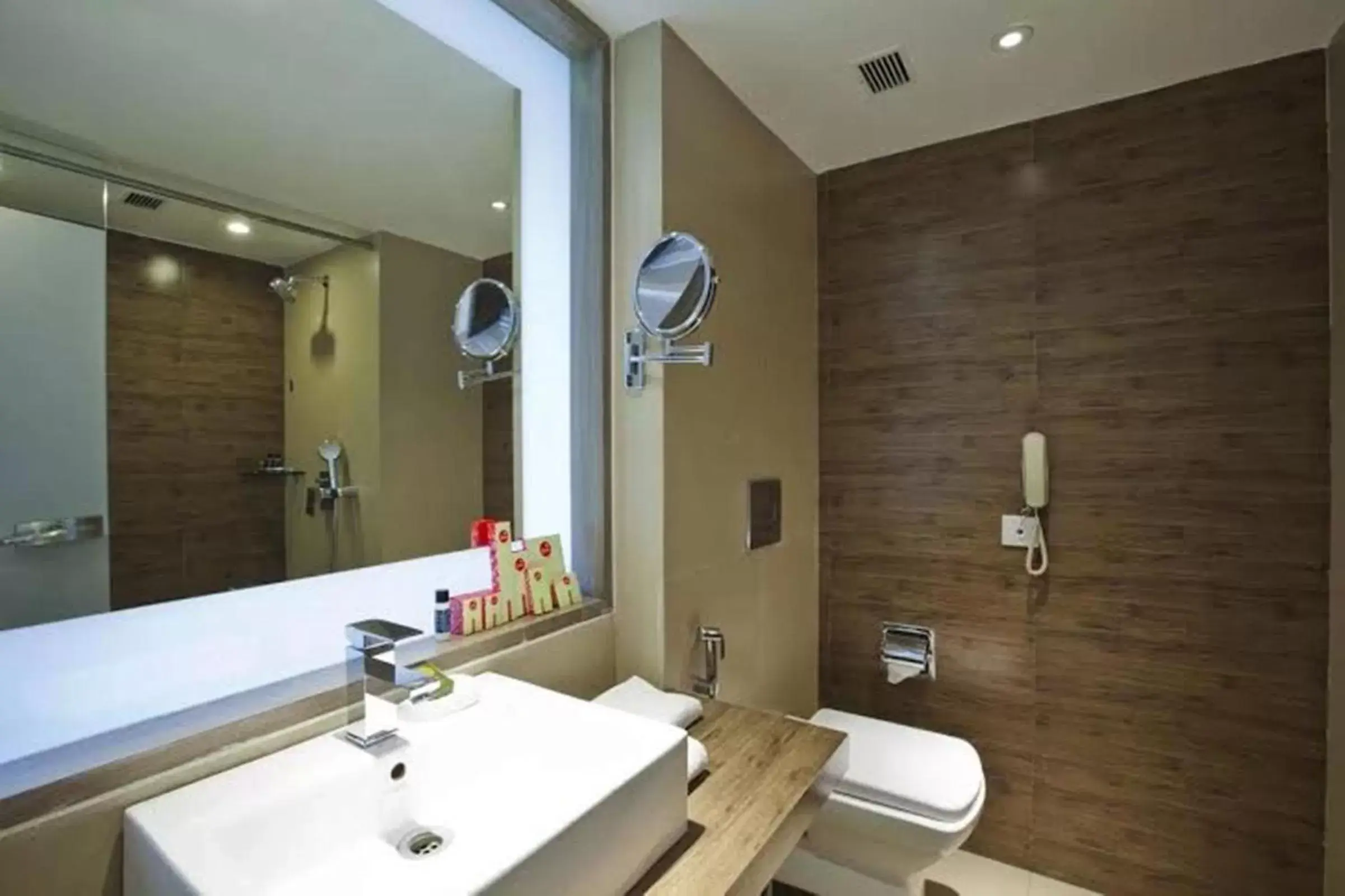 Toilet, Bathroom in Spree Shivai Hotel
