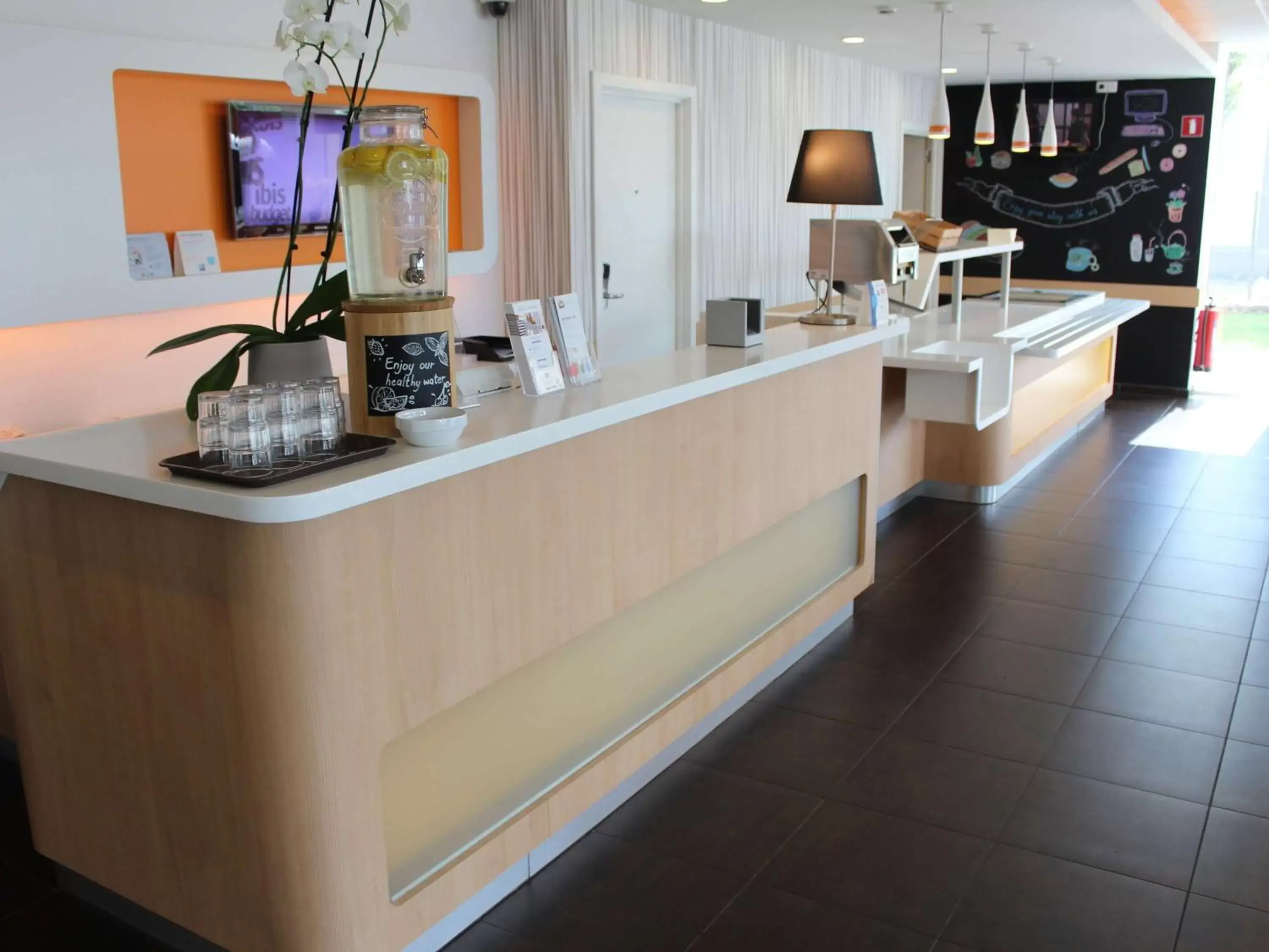 Restaurant/places to eat, Kitchen/Kitchenette in ibis budget Antwerpen Port
