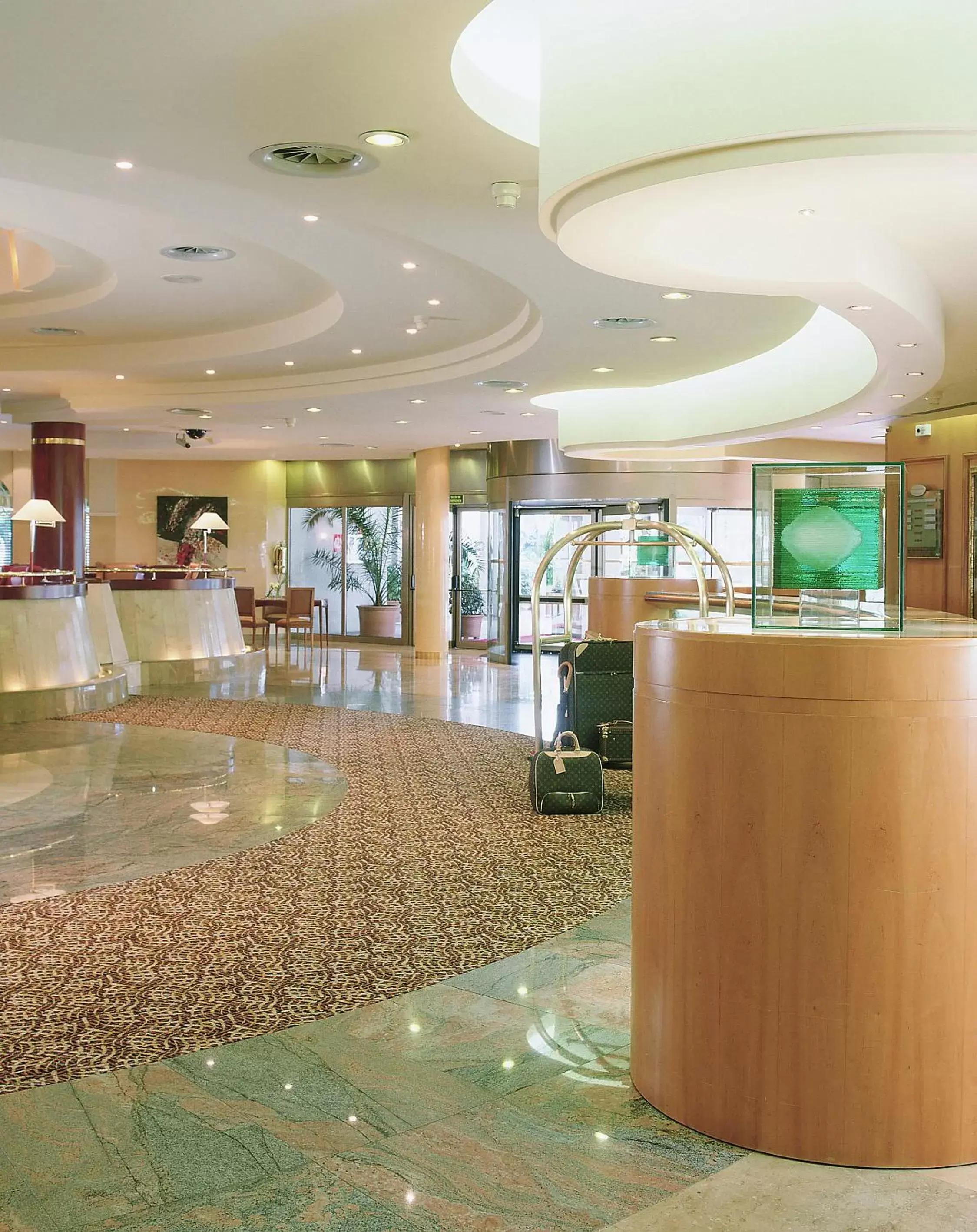 Lobby or reception, Lobby/Reception in Pullman Madrid Airport & Feria