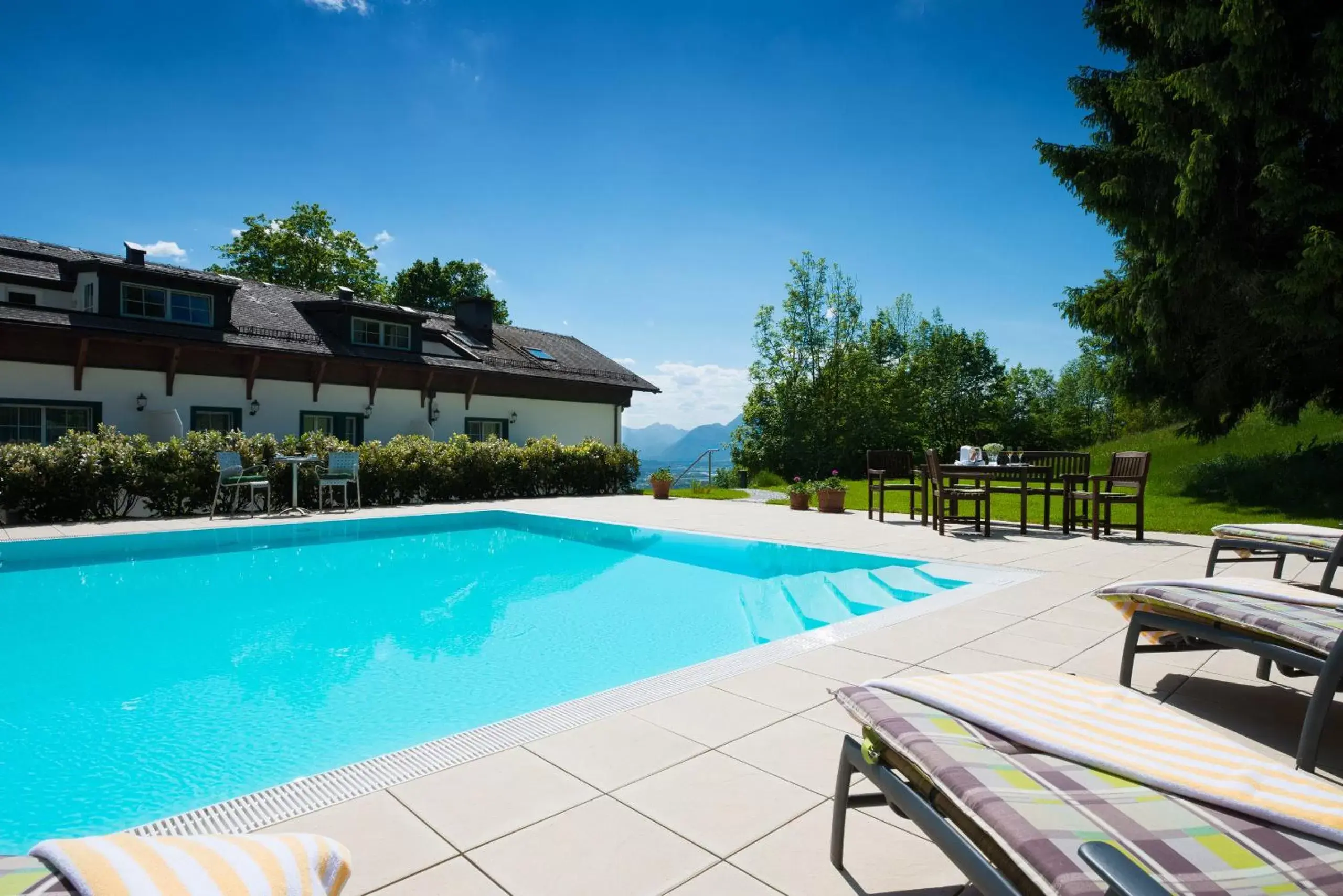 Garden, Swimming Pool in Romantikhotel Die Gersberg Alm