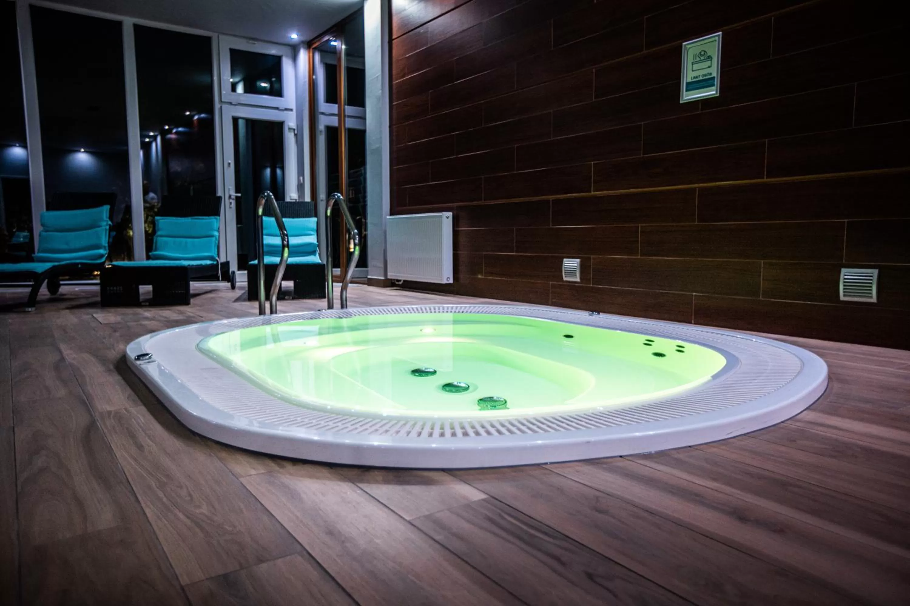 Hot Tub in Hotel Moran & SPA