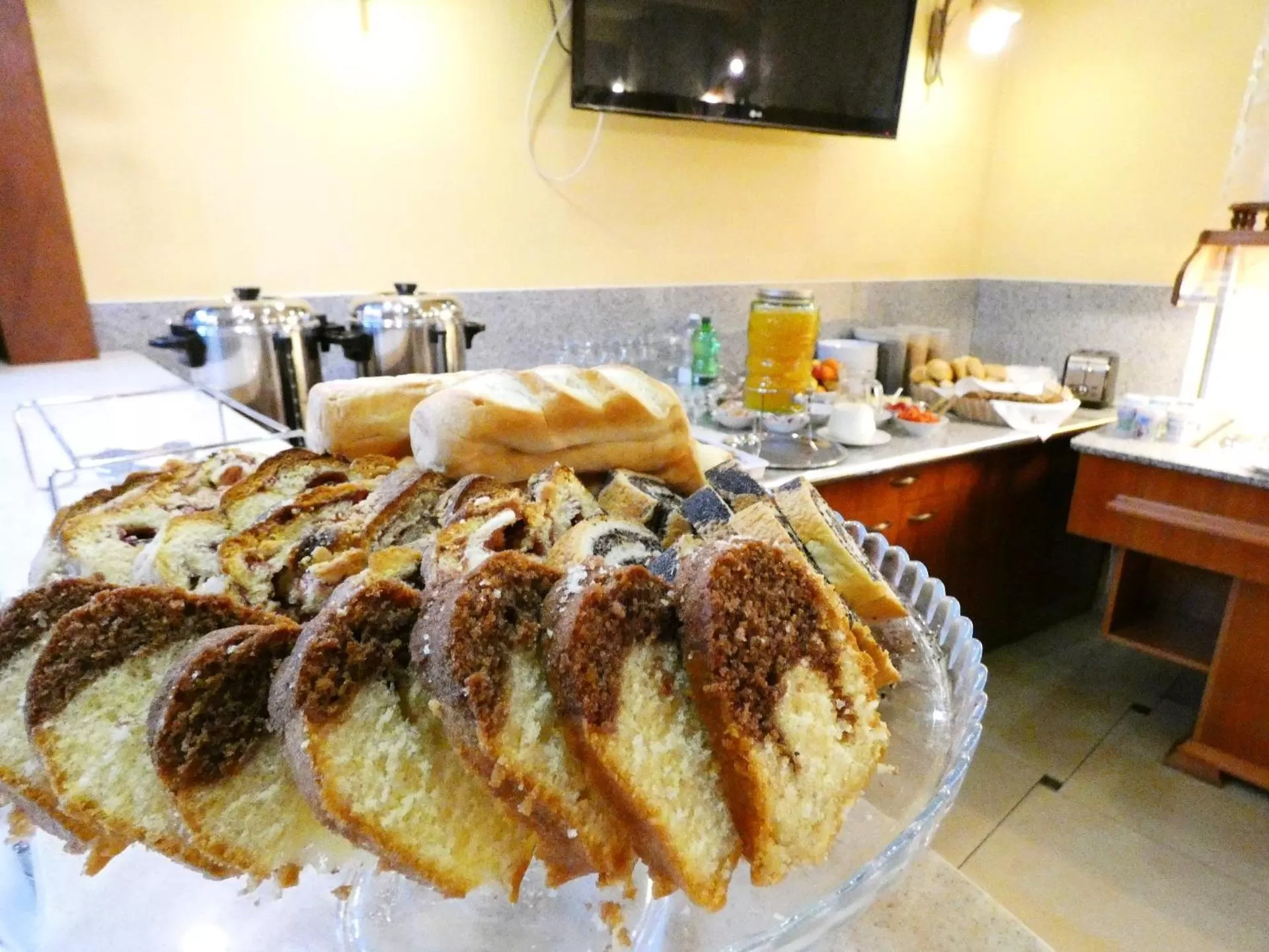 Food and drinks in Aparthotel Adler