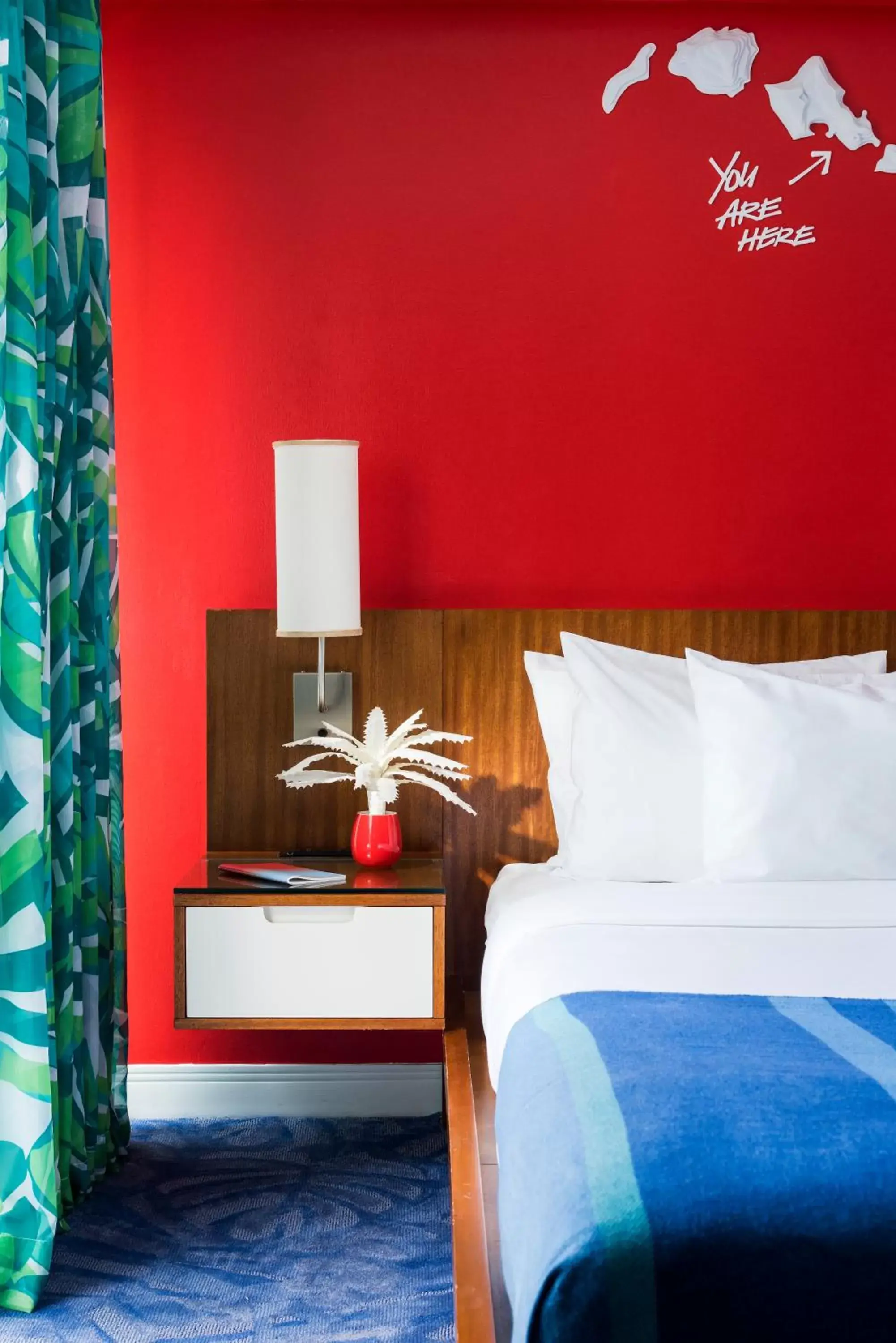 Bed in Shoreline Hotel Waikiki Bed in Shoreline Hotel Waikiki