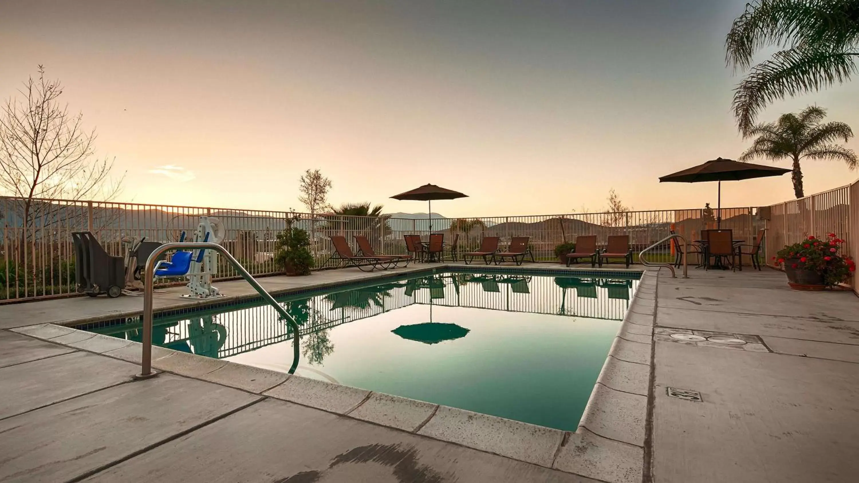 On site, Swimming Pool in Best Western Plus Lake Elsinore Inn & Suites