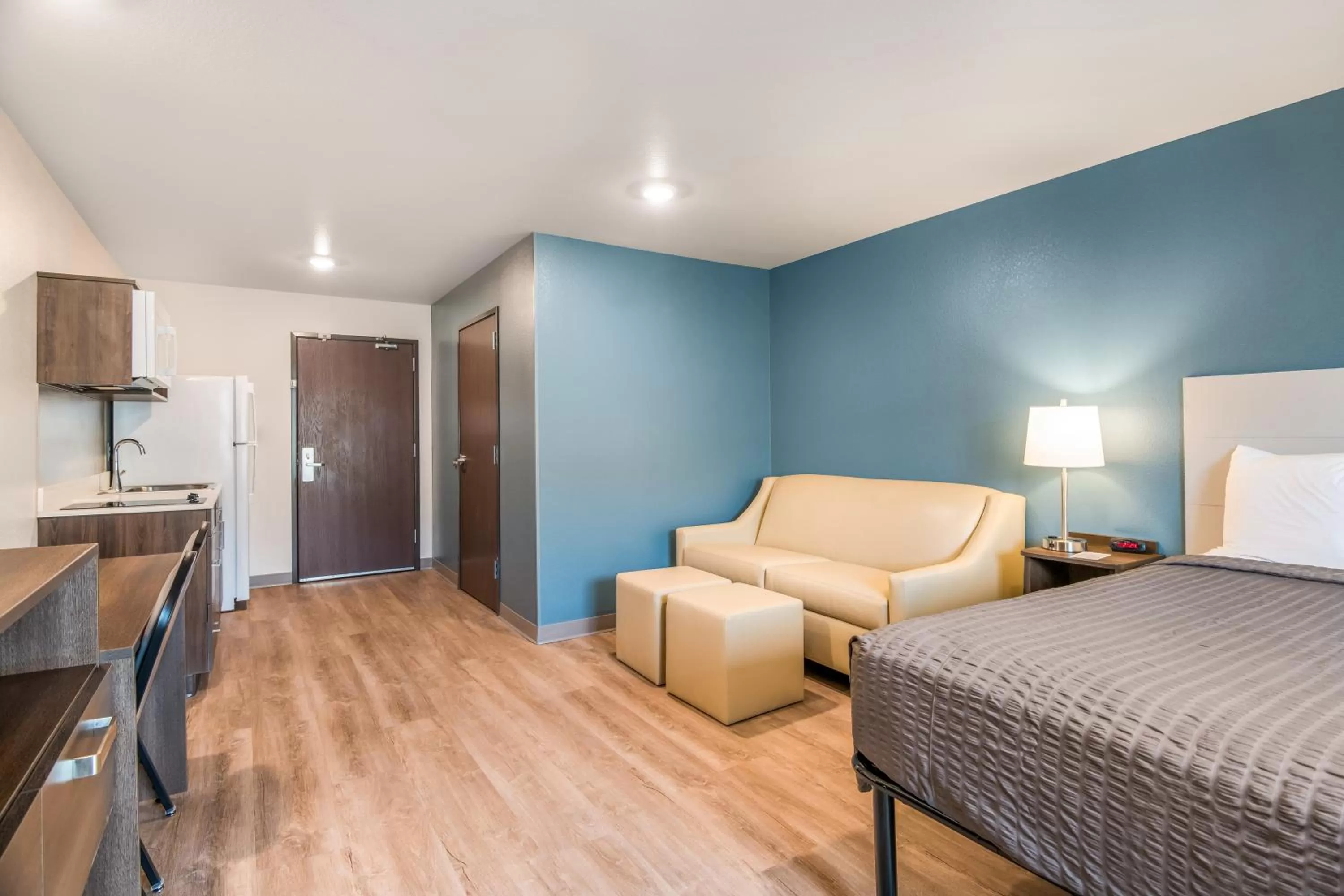 Photo of the whole room, Bed in WoodSpring Suites Broomfield-Westminster
