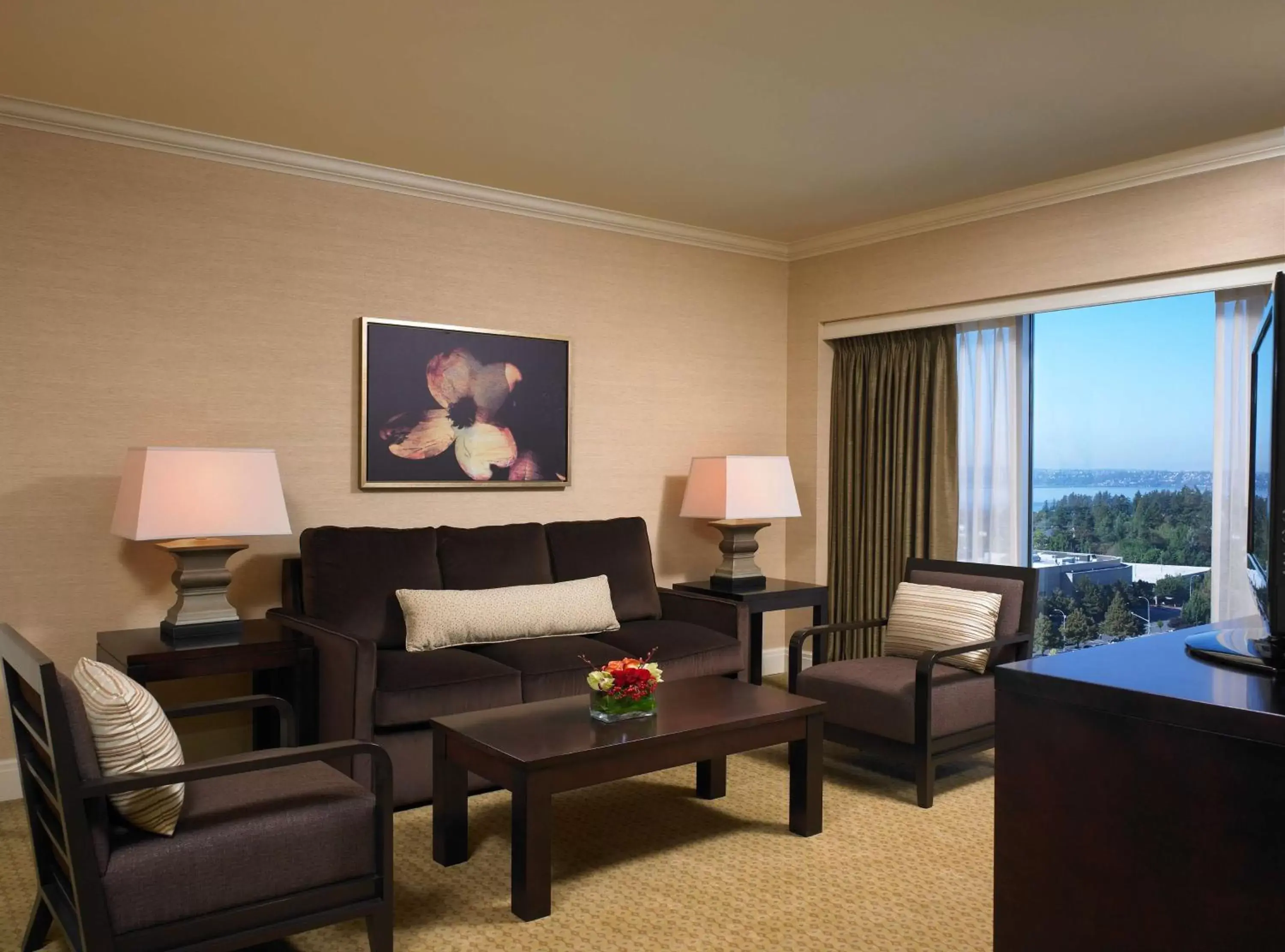 Photo of the whole room, Seating Area in Hyatt Regency Bellevue