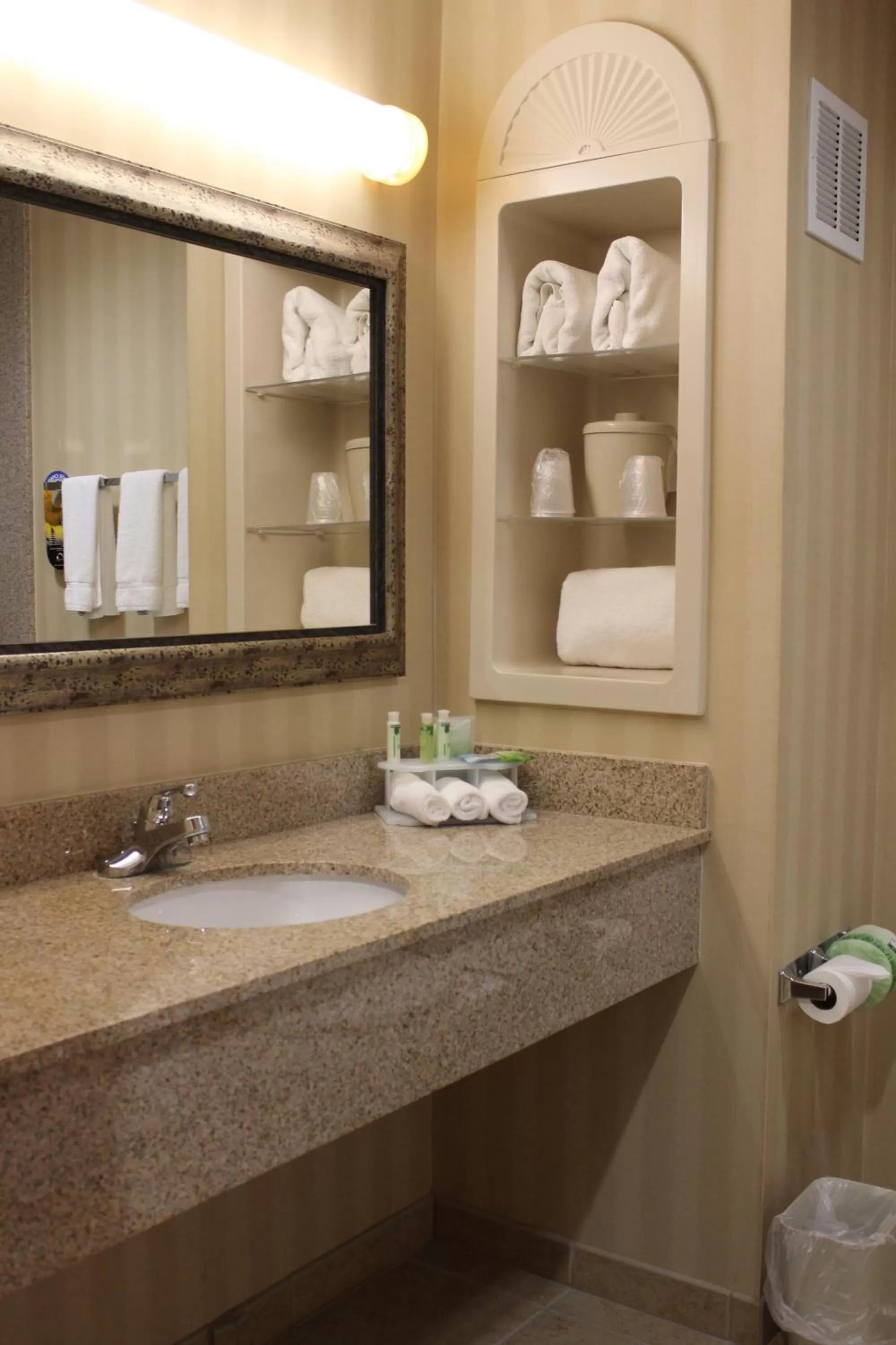 Holiday Inn Express Tehachapi by IHG