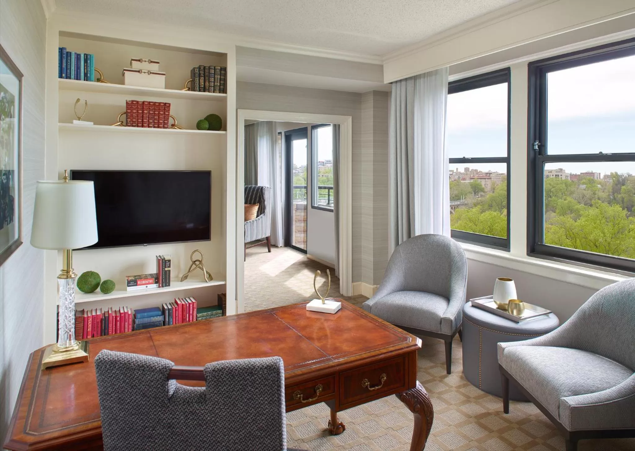 Photo of the whole room in Omni Shoreham Hotel