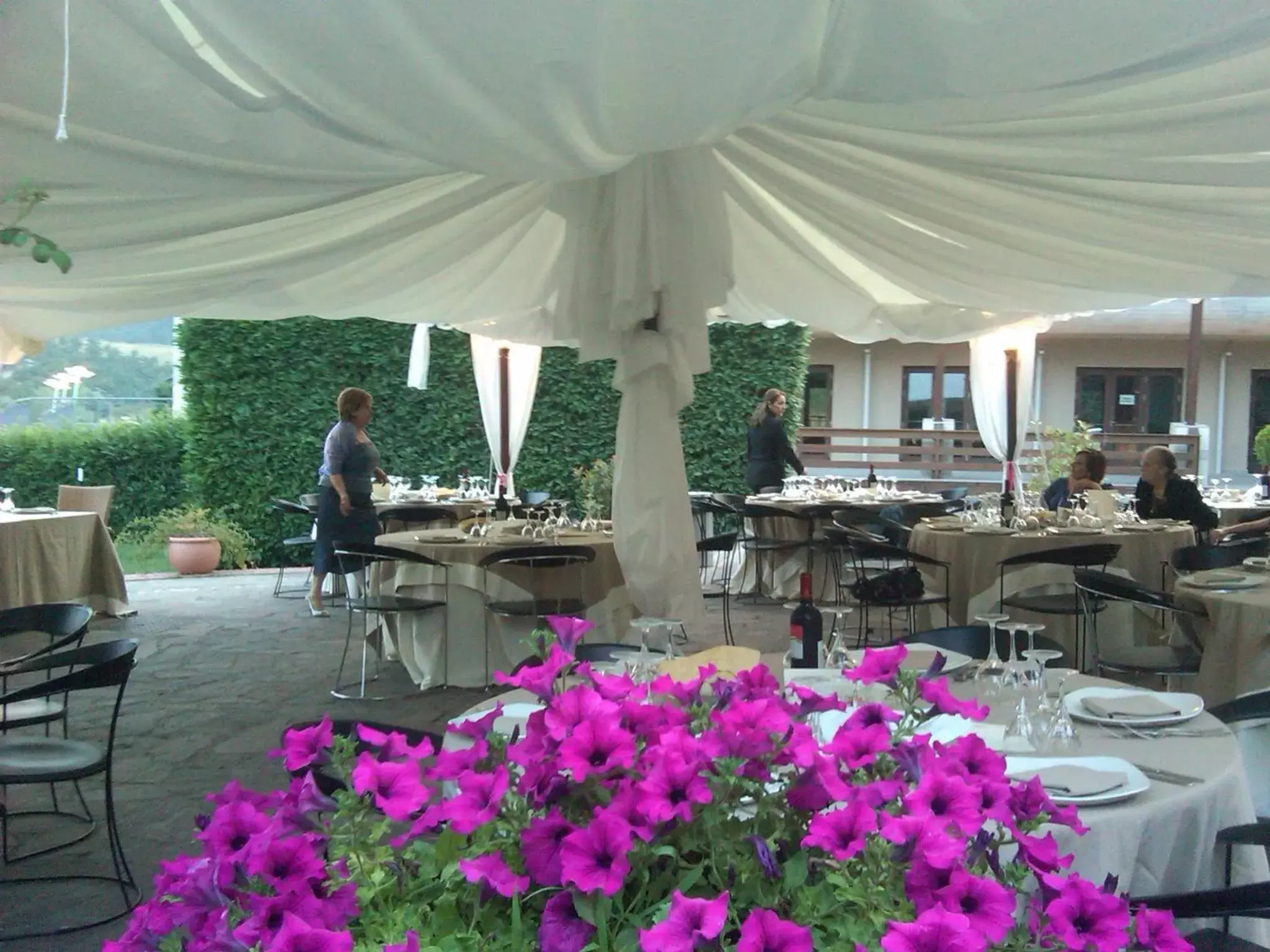 Restaurant/Places to Eat in Sotto Il Cielo Hotel