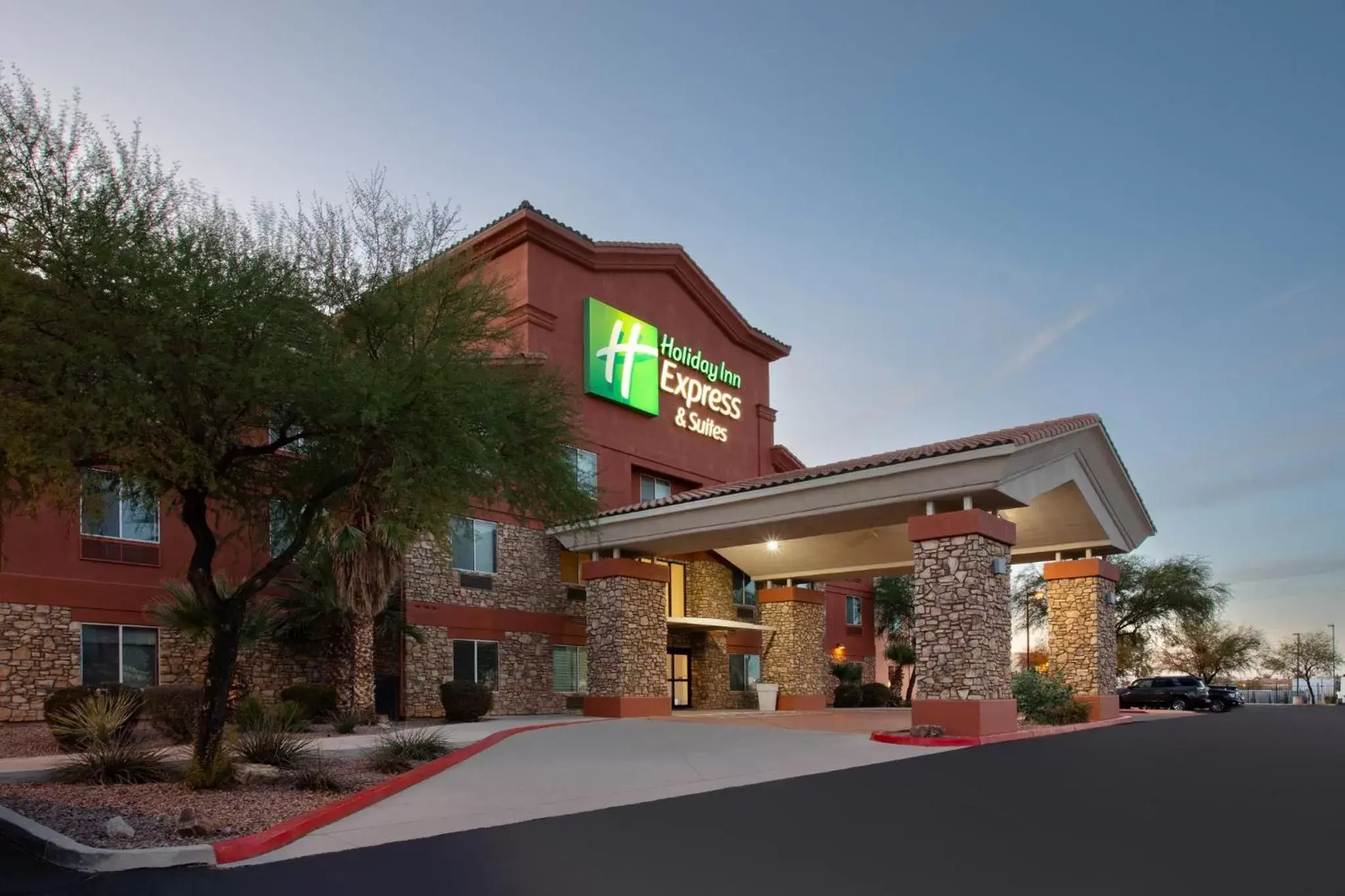 Property Building in Holiday Inn Express & Suites Tucson, an IHG Hotel