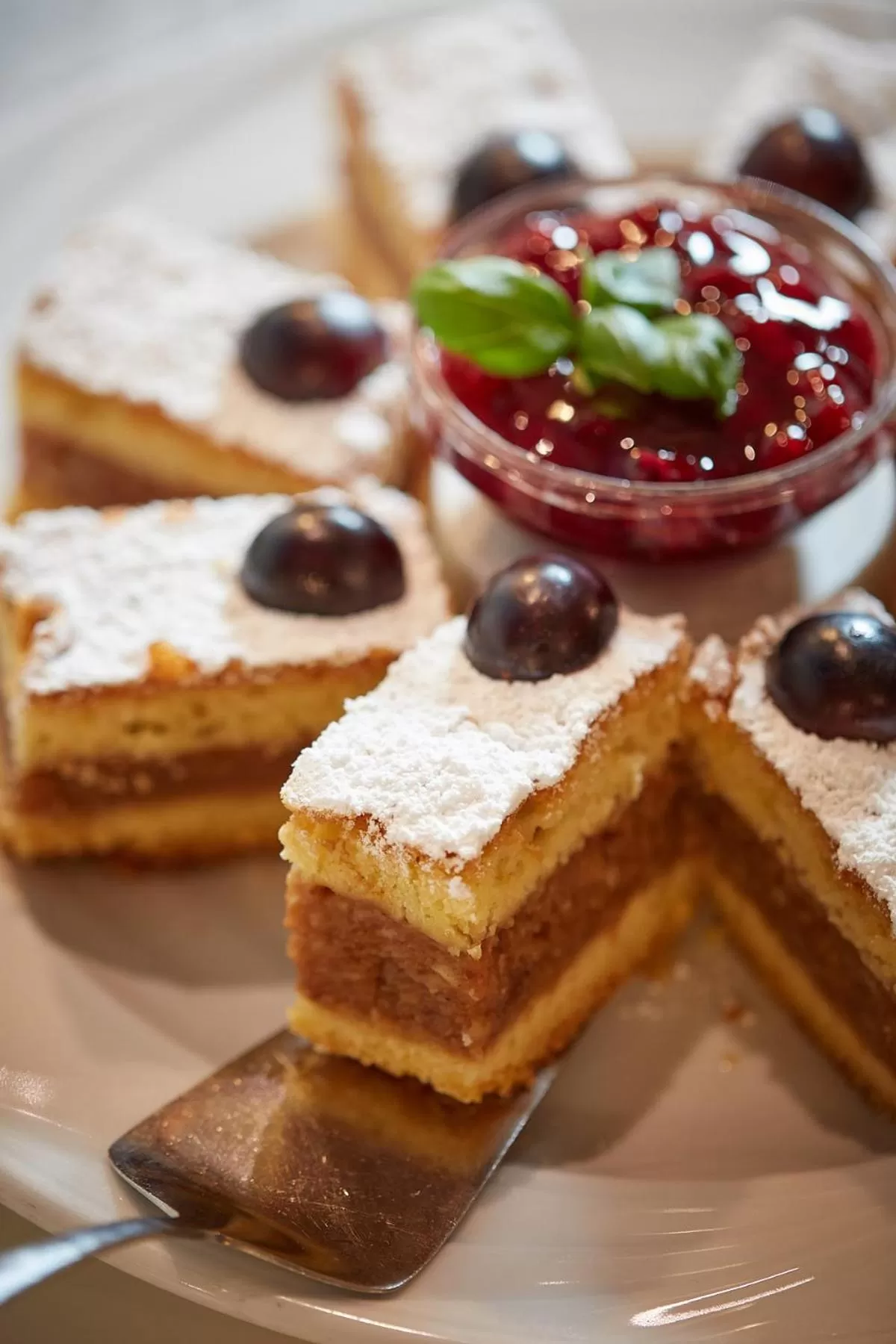 Restaurant/places to eat in Hotel Batory