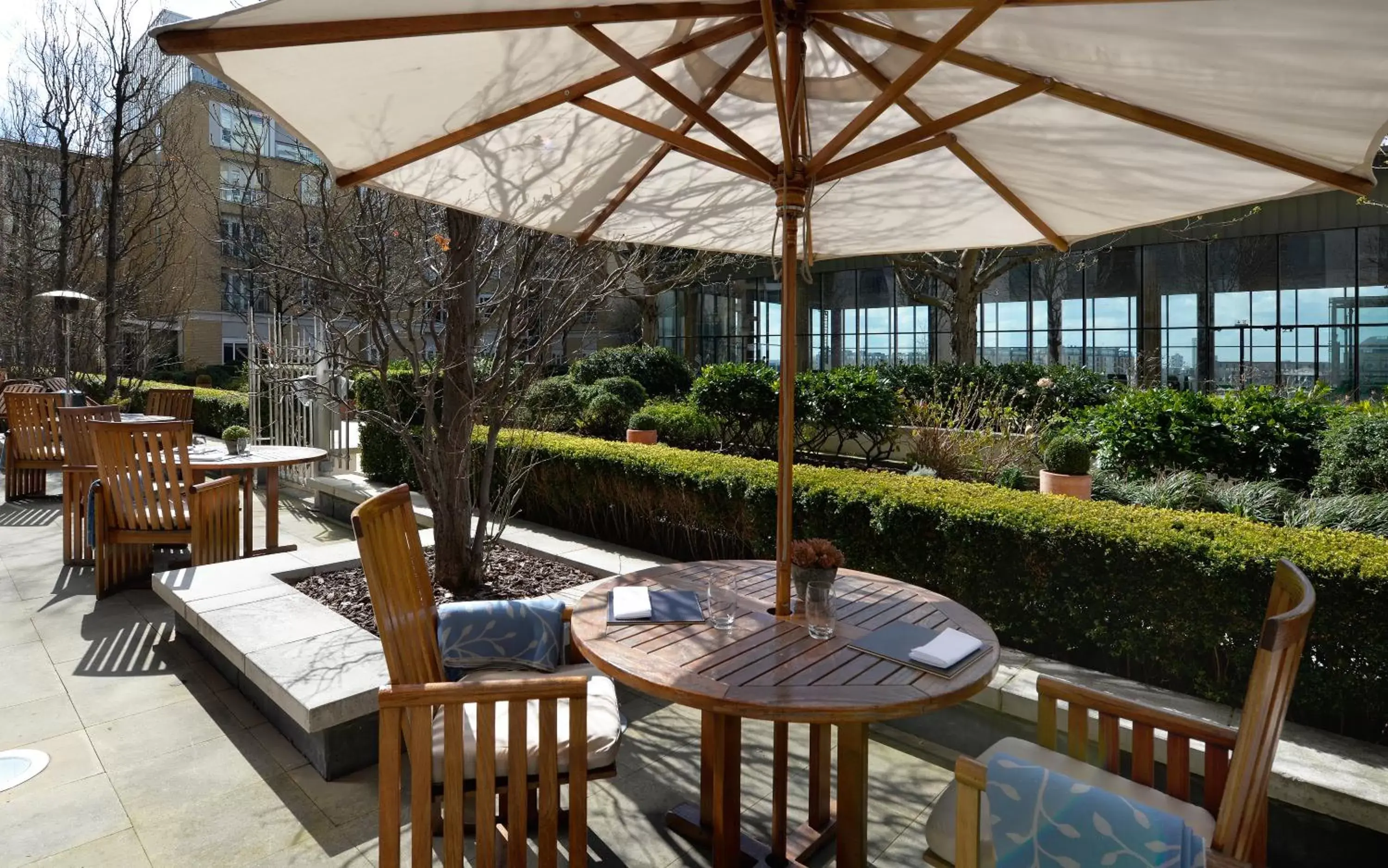Patio in Canary Riverside Plaza Hotel