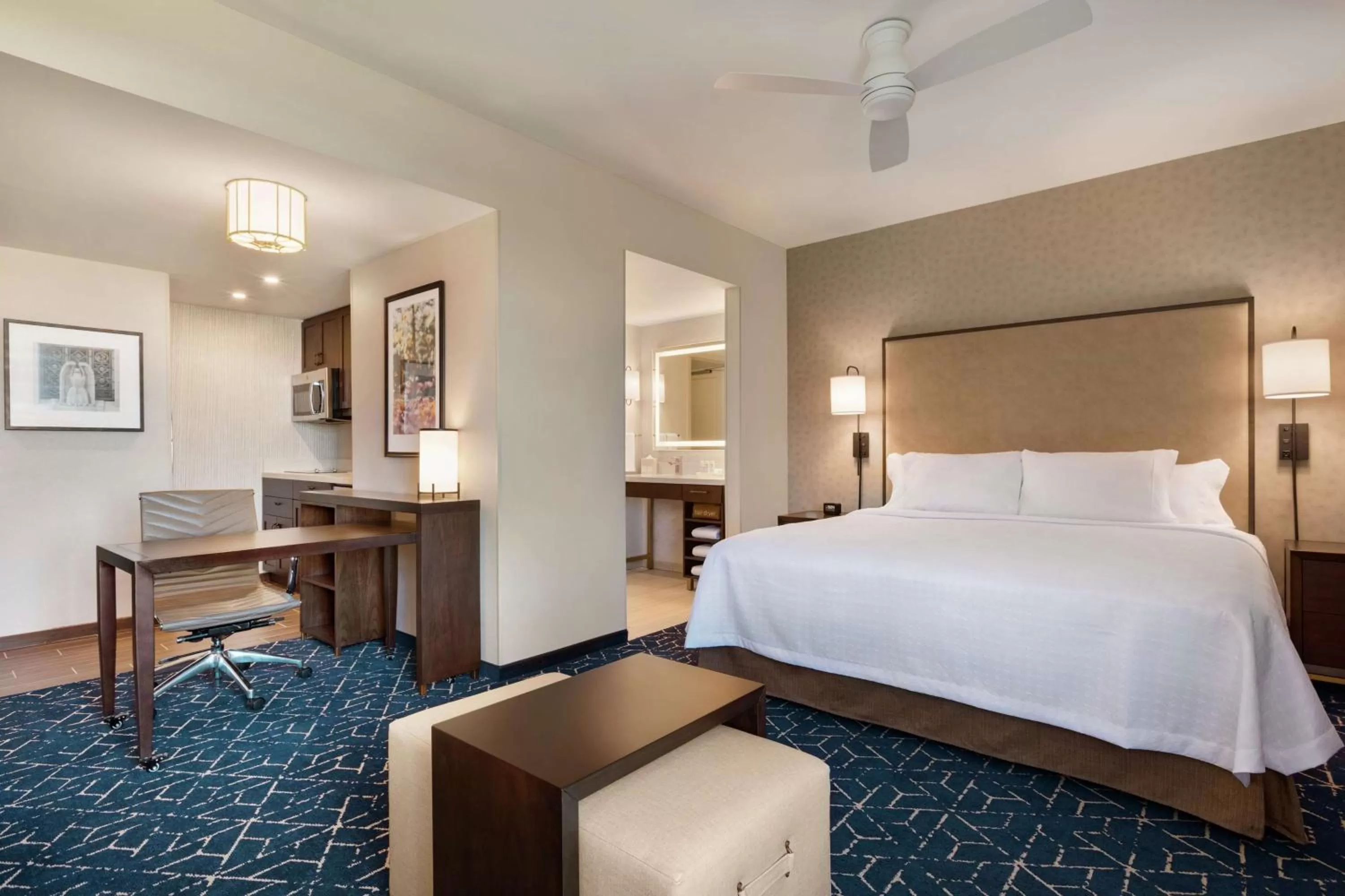 Bedroom, Bed in Homewood Suites by Hilton Albany Crossgates Mall